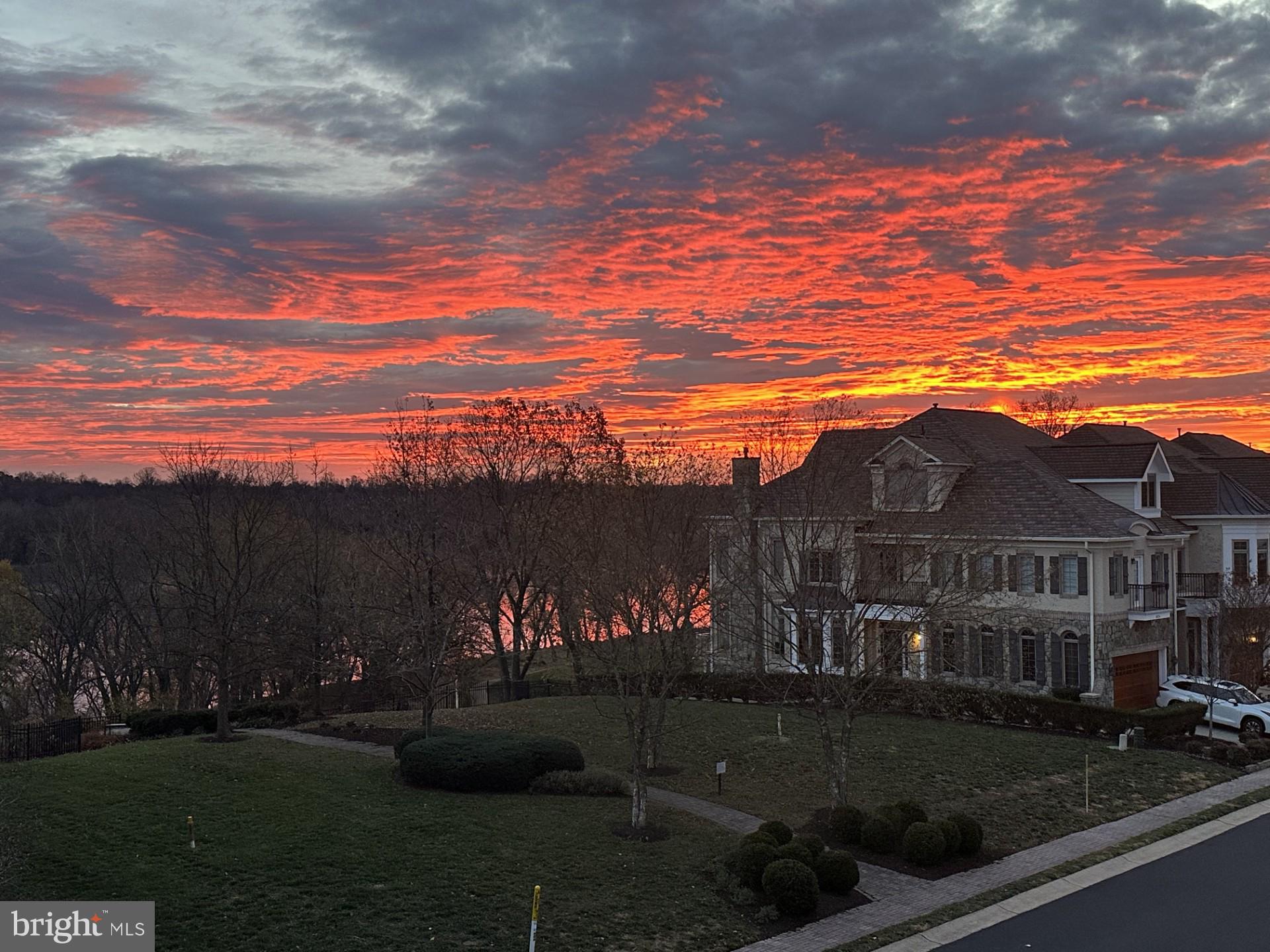 RIVER CREEK - Residential