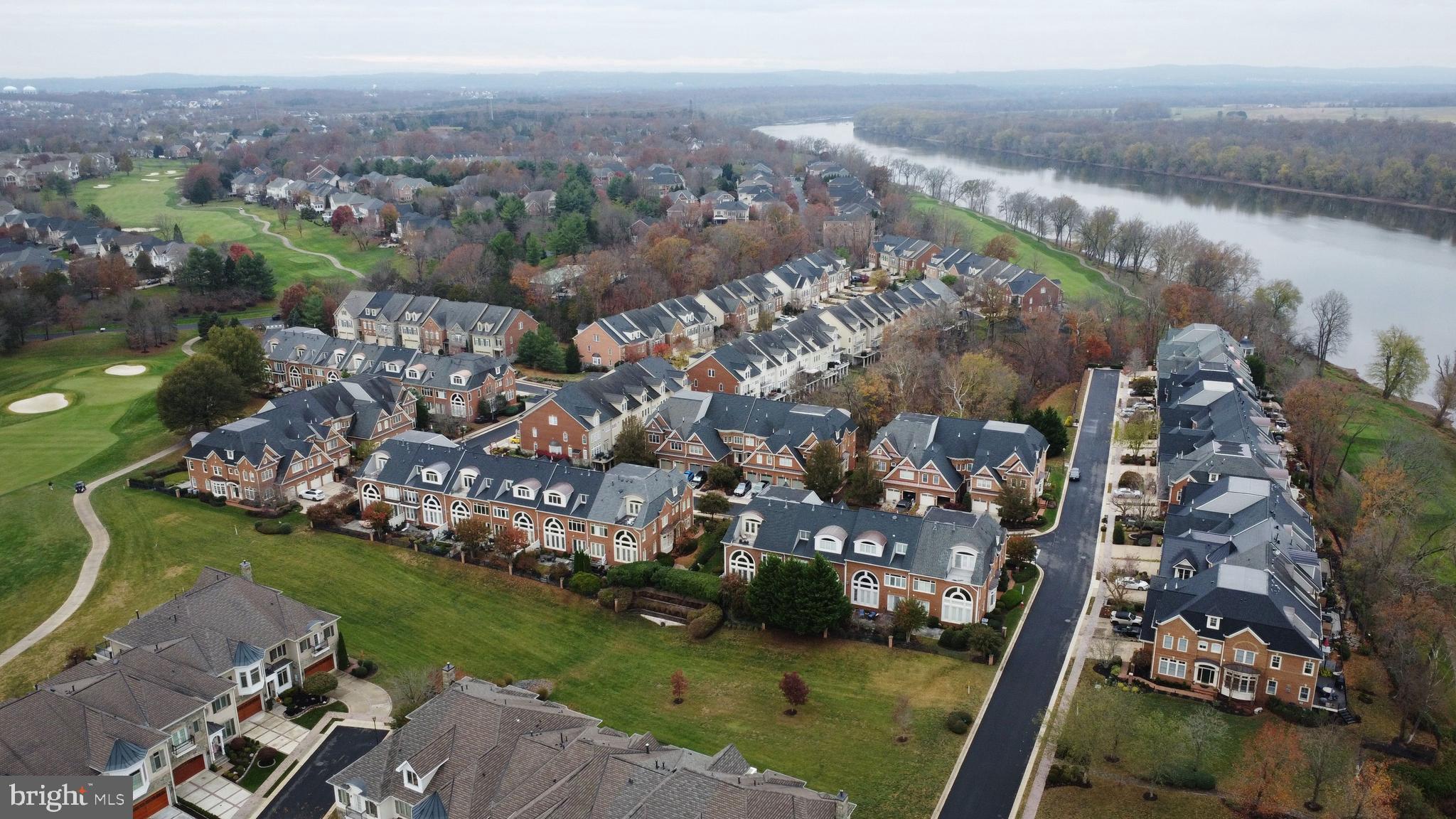 RIVER CREEK - Residential