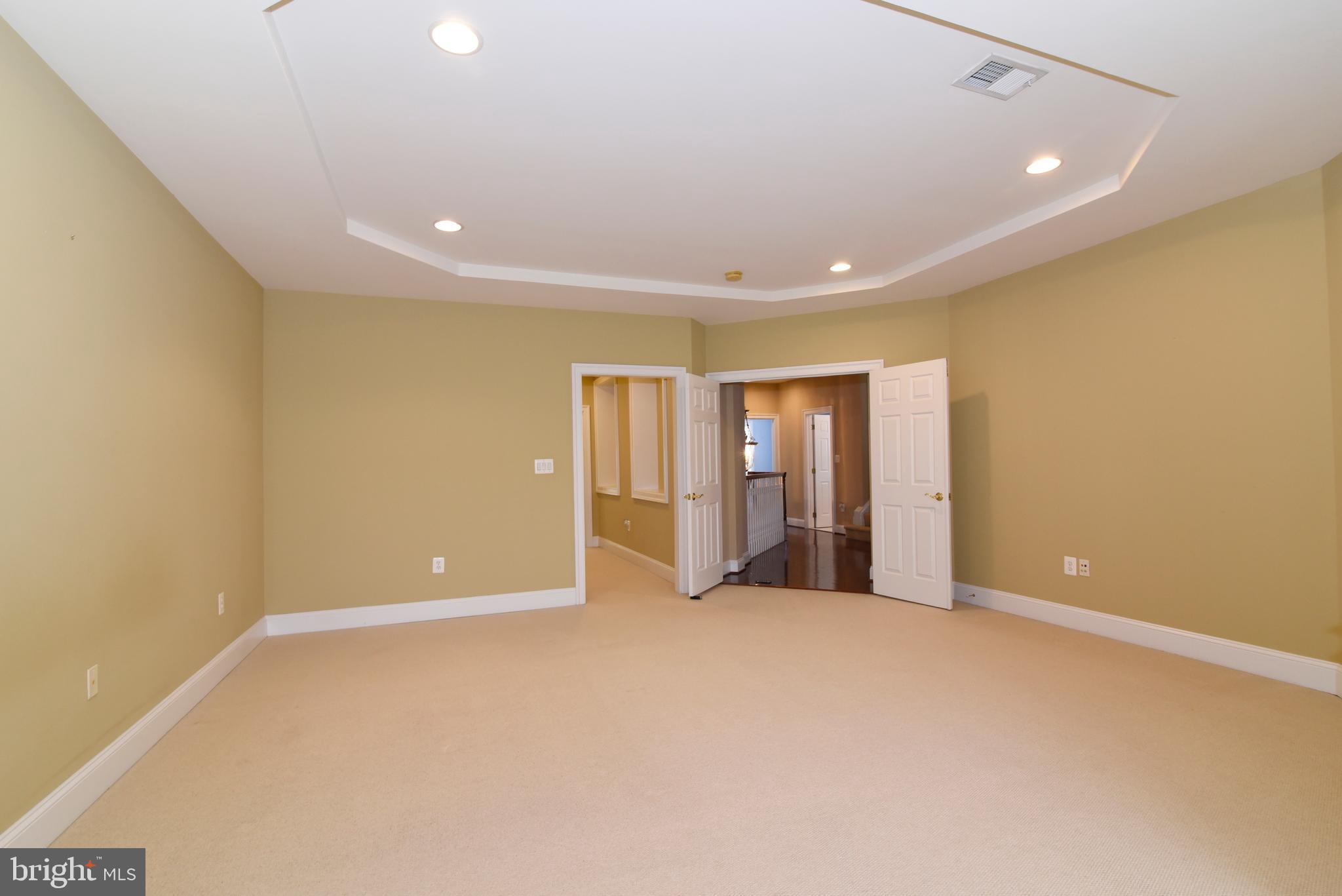 RIVER CREEK - Residential