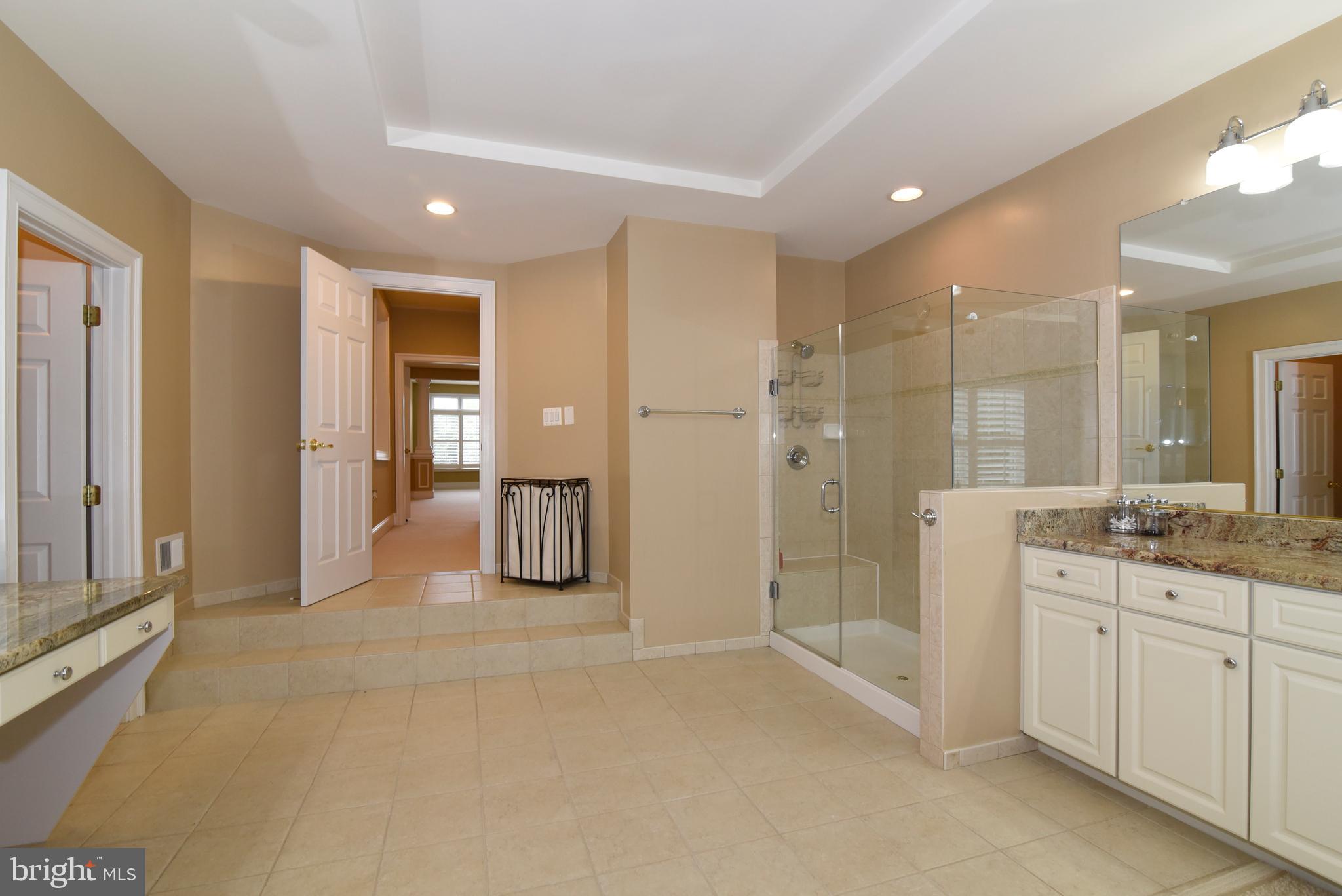 RIVER CREEK - Residential