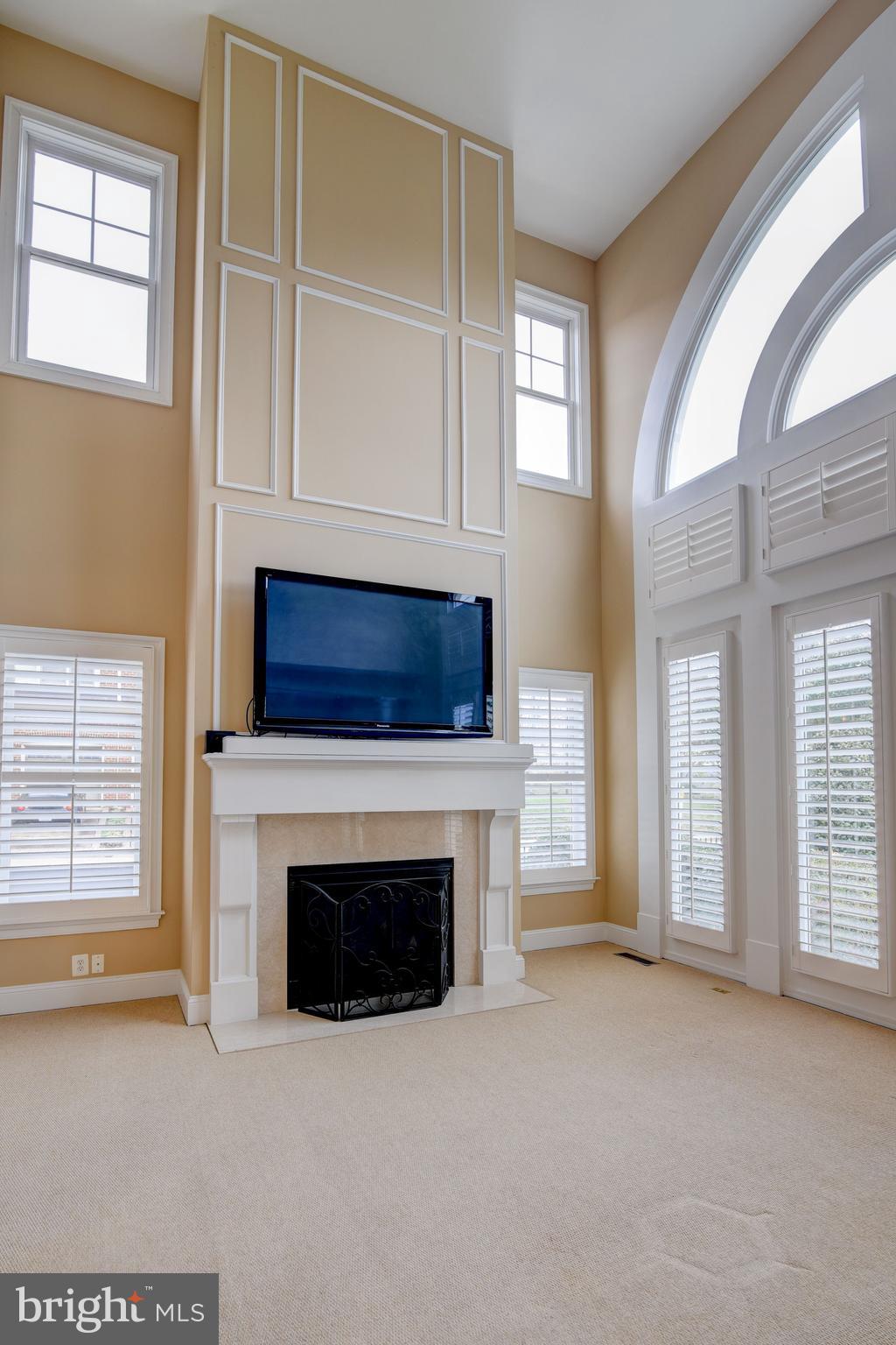 RIVER CREEK - Residential