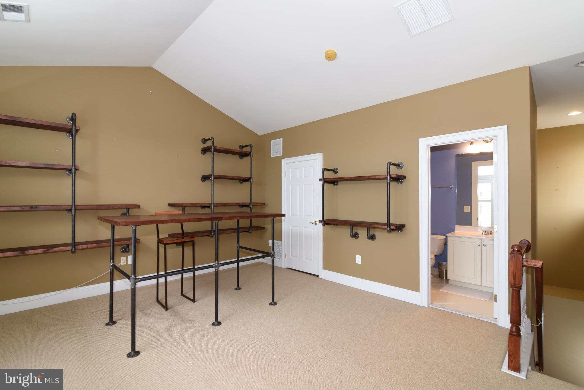 RIVER CREEK - Residential