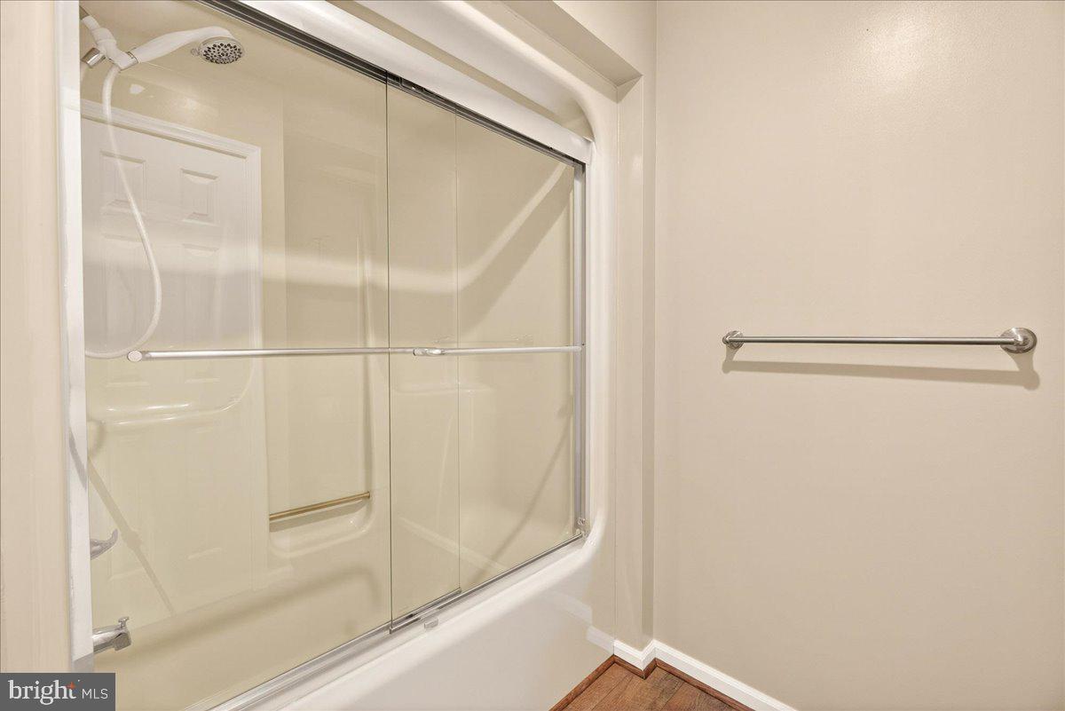 VAN LEAR - Residential