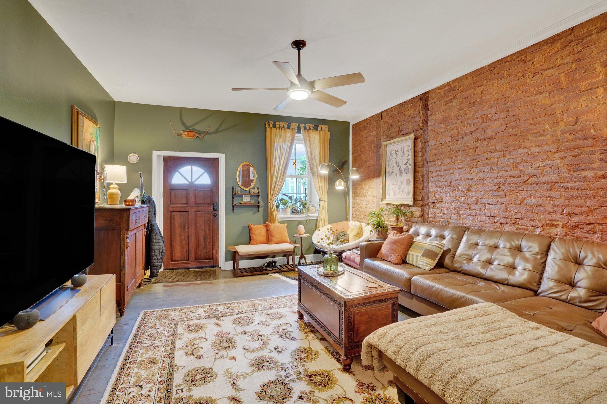 54 S PERSHING AVENUE