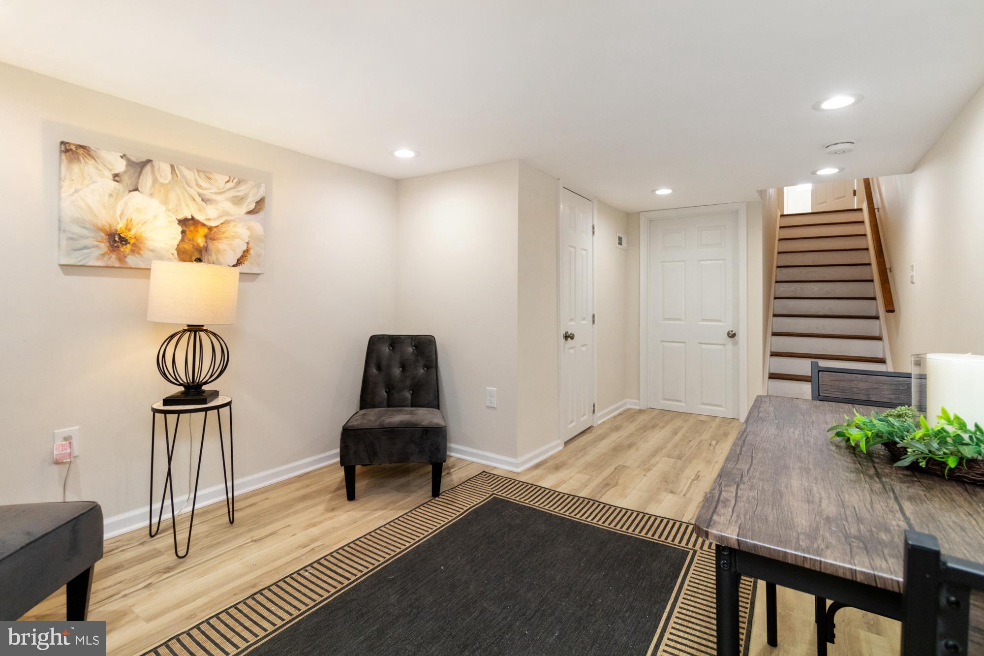 JOHNSTON SQUARE - Residential