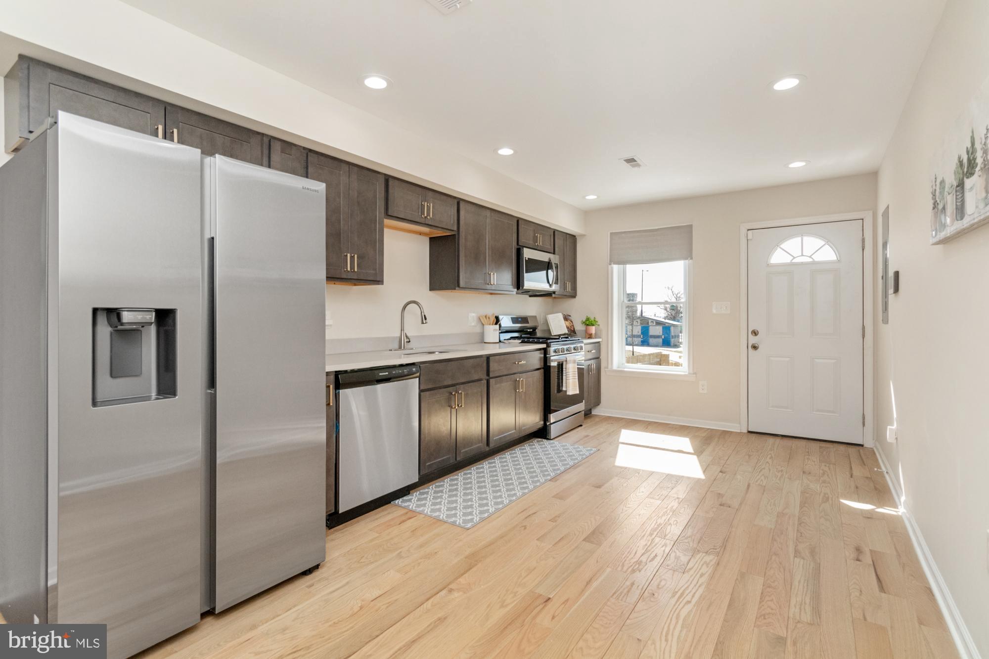 JOHNSTON SQUARE - Residential