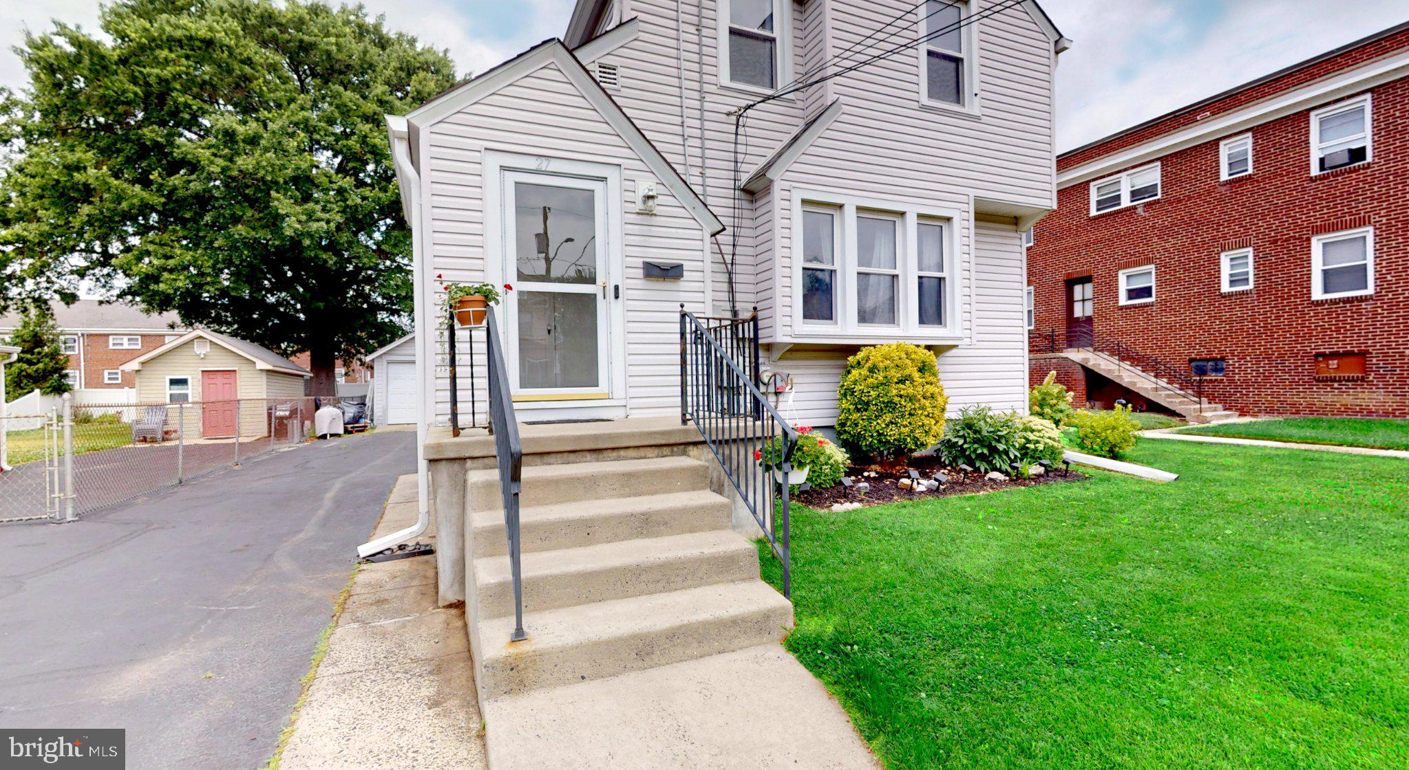 27 W HOLLY AVENUE