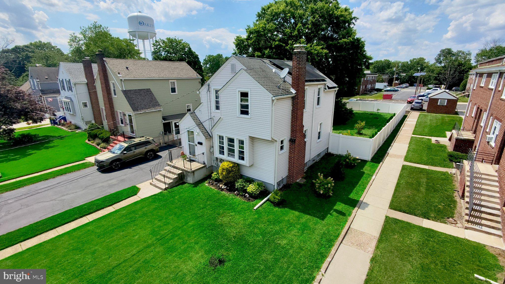 27 W HOLLY AVENUE