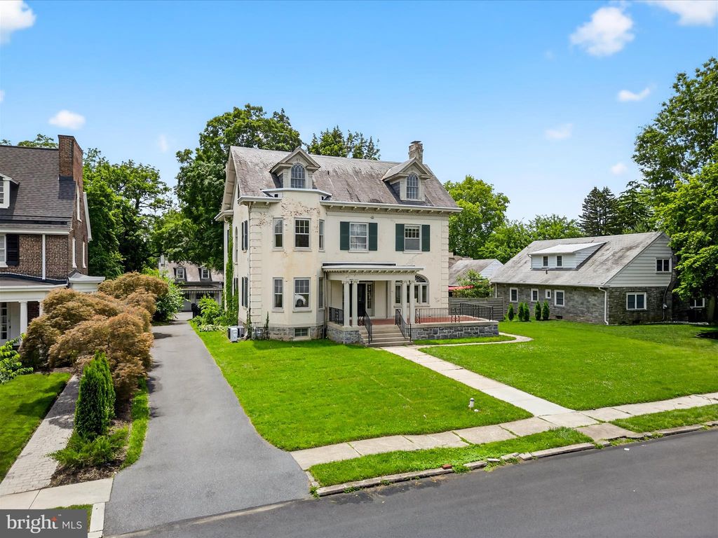 Photo of 1070 Wheatland Avenue, LANCASTER, PA 17603 (MLS # PALA2073310)