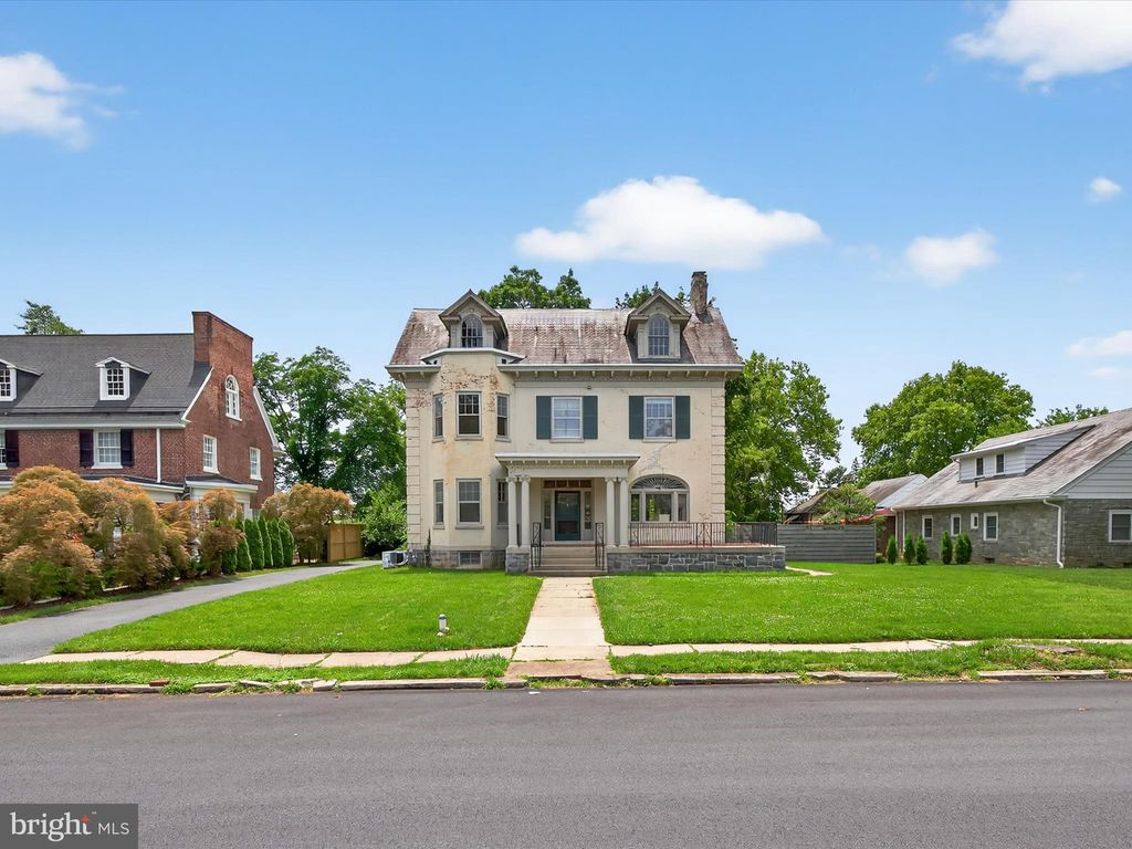 Photo of 1070 Wheatland Avenue, LANCASTER, PA 17603 (MLS # PALA2073310)