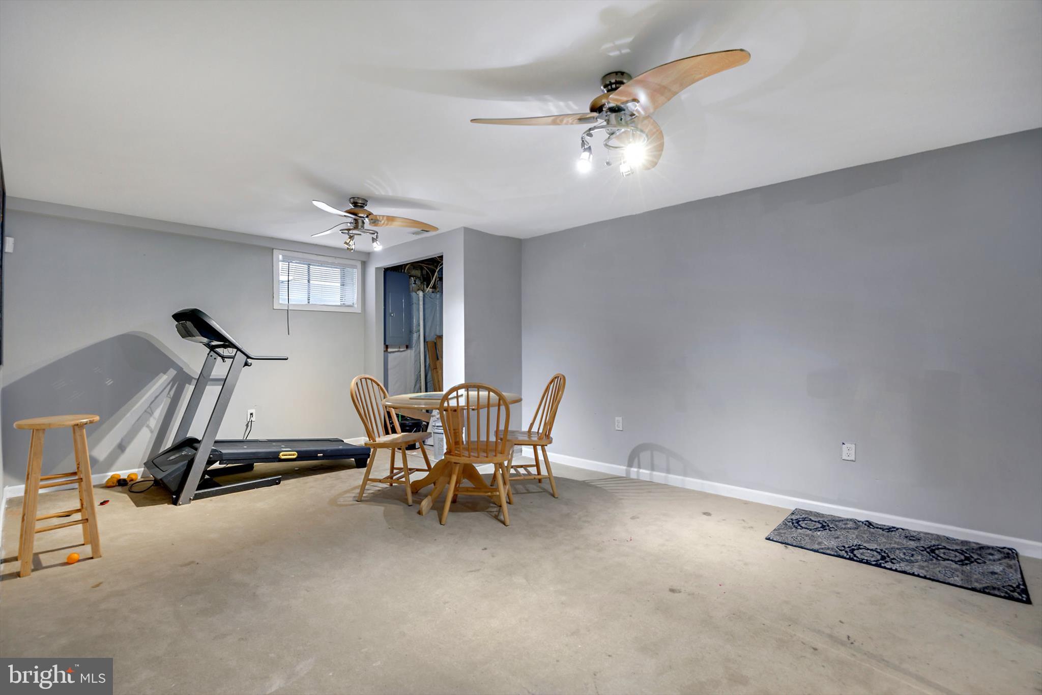 GLASSMANOR - Residential