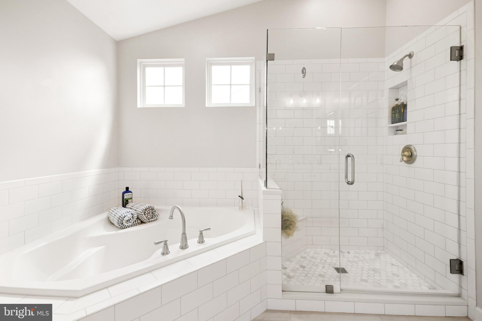 GALYN MANOR - Residential