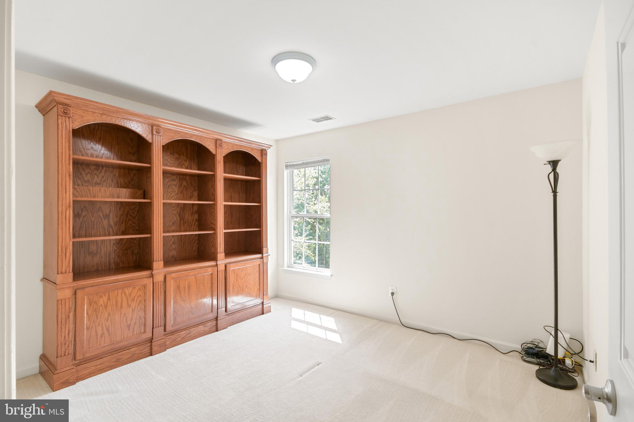 GALYN MANOR - Residential