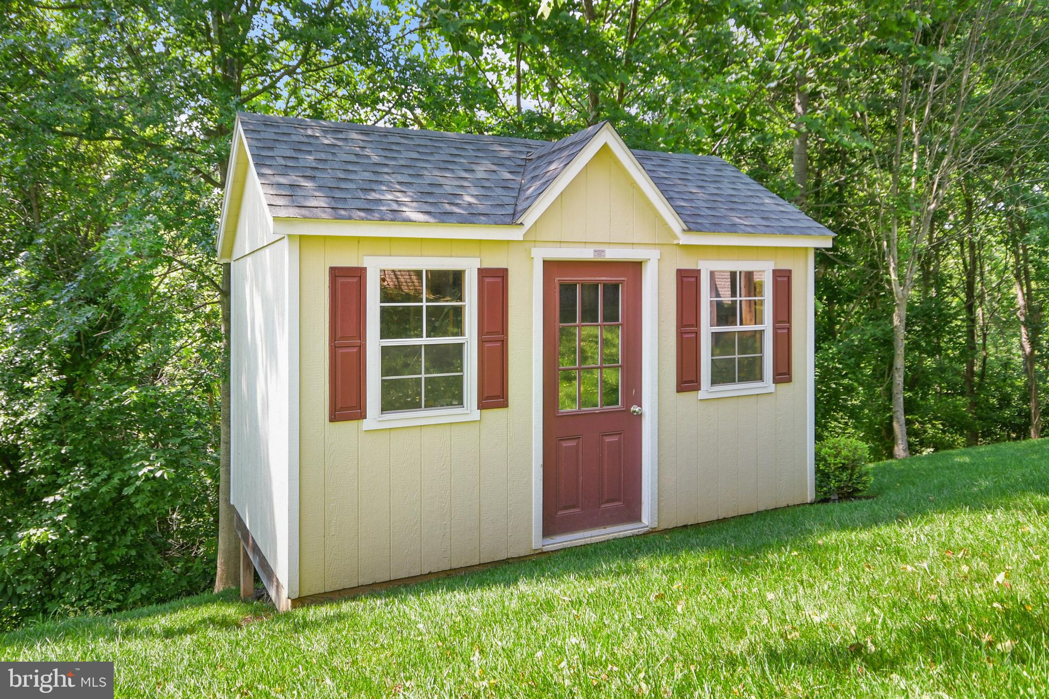 GALYN MANOR - Residential