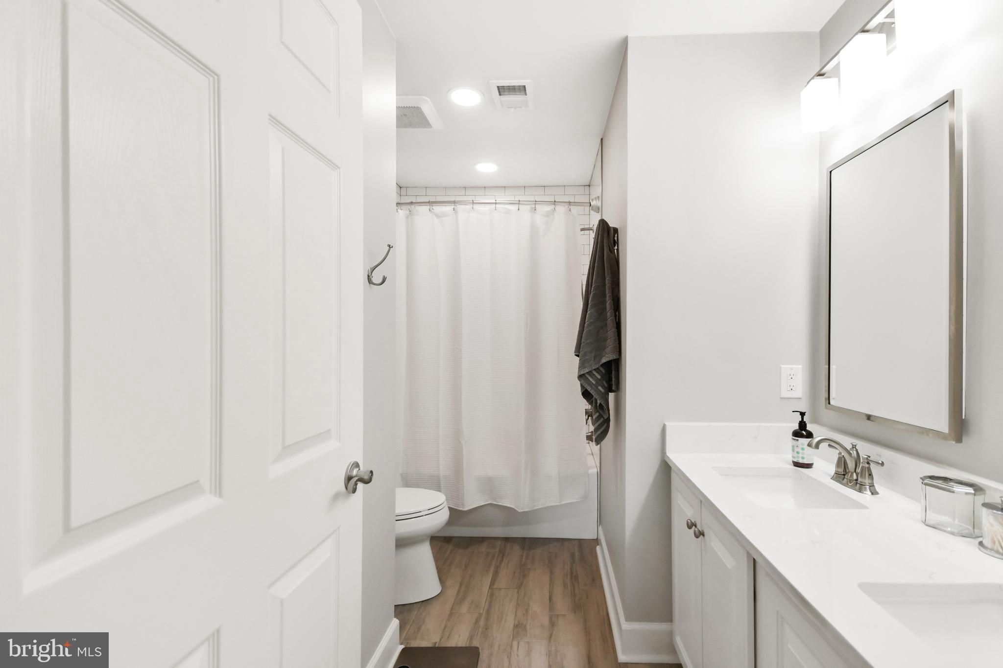 GALYN MANOR - Residential