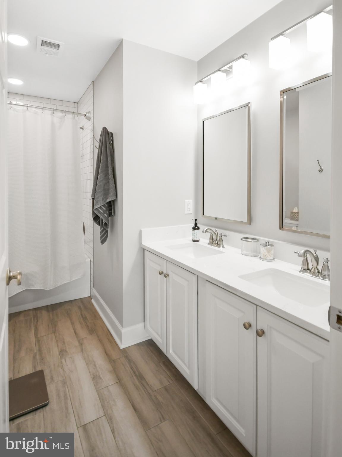 GALYN MANOR - Residential