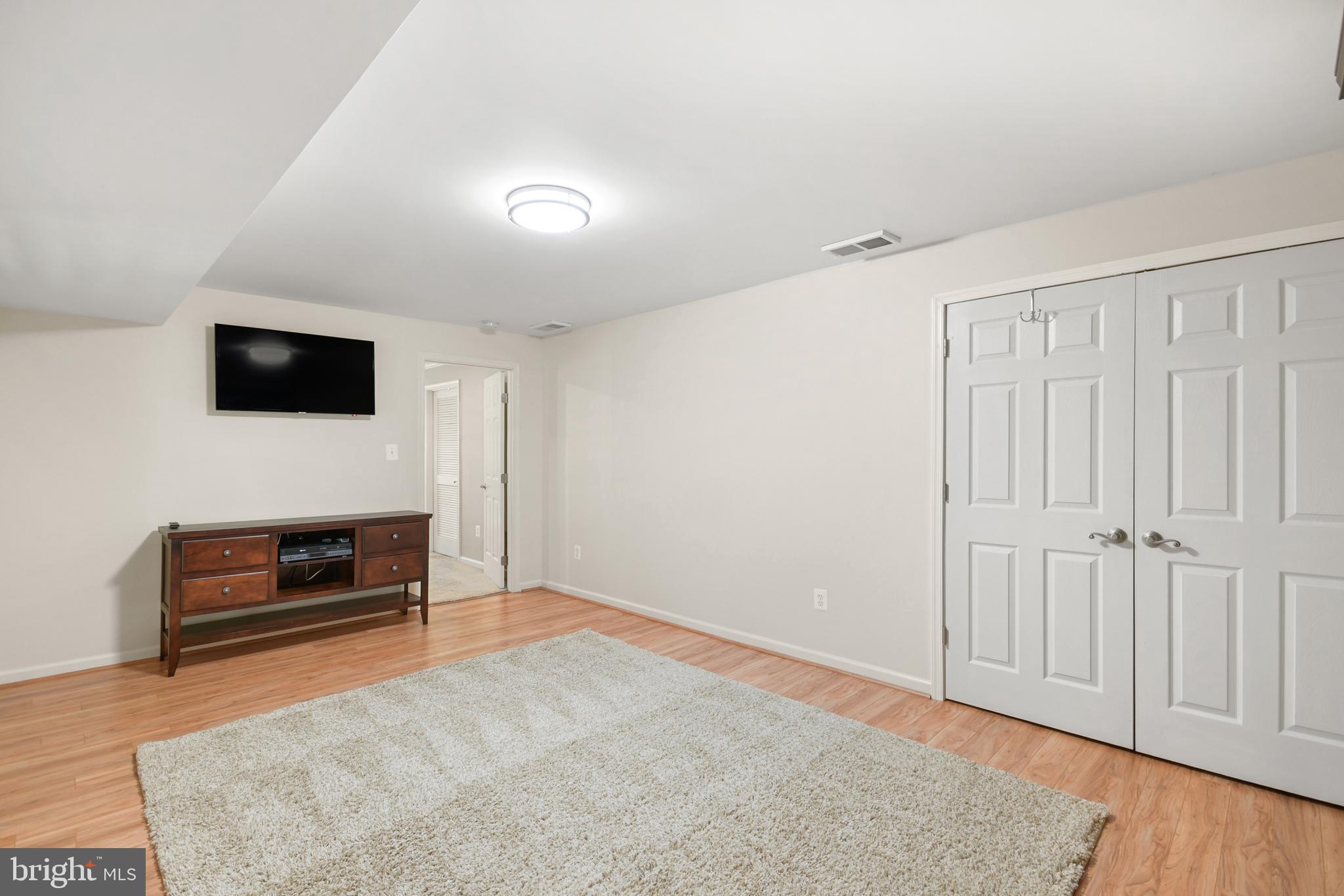 GALYN MANOR - Residential