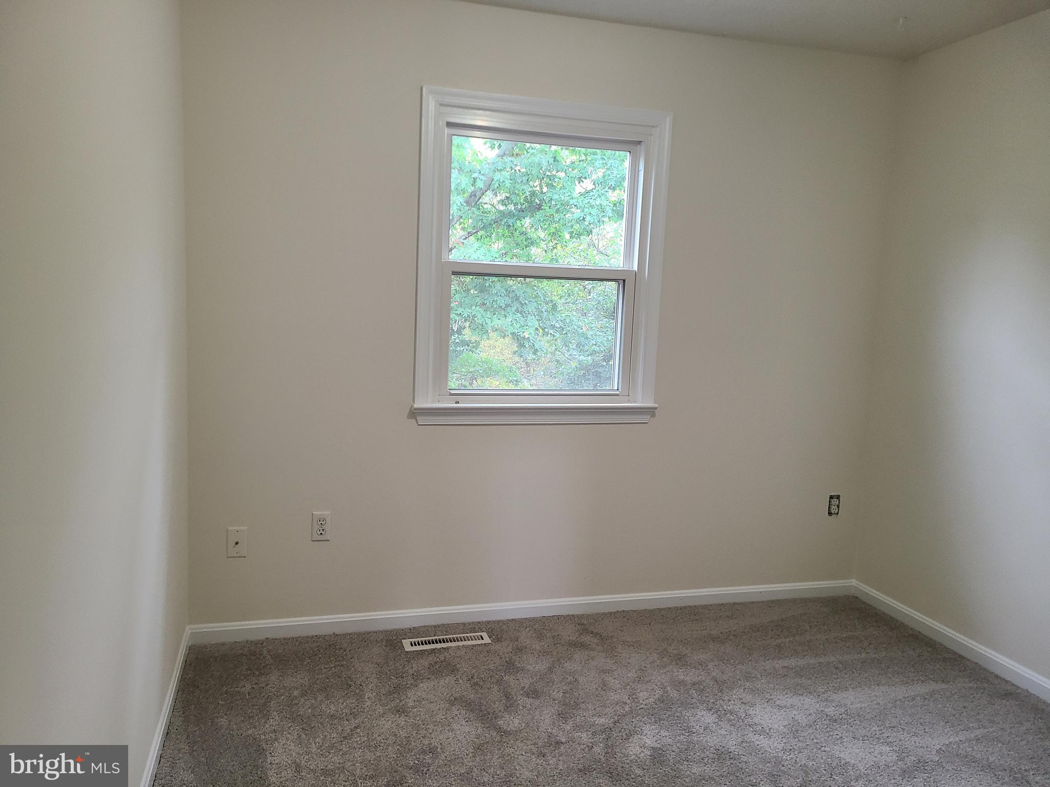 ASH HOLLOW ESTATES - Residential Lease