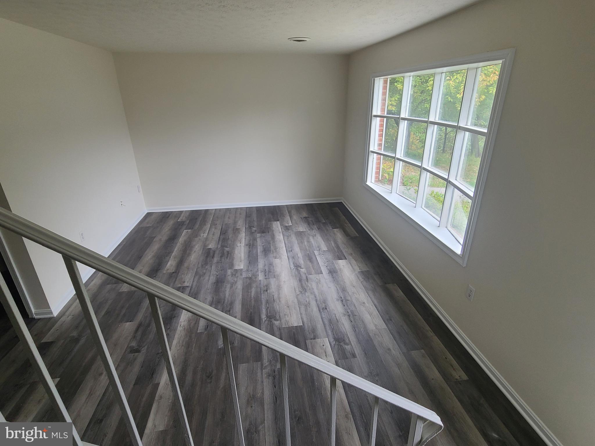 ASH HOLLOW ESTATES - Residential Lease