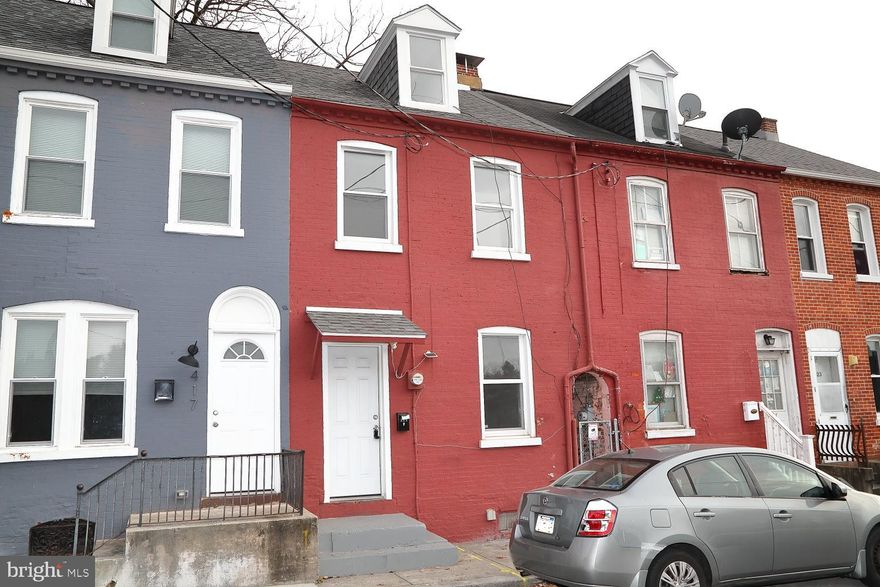 Southeast Lancaster City investment opportunity, or perfect for owner occupant! New roof, new flooring, new Kitchen and Bath.  Located just off of the Historic South Duke St. Corridor and walking distance to shopping, restaurants and schools.  This house would make a great "turn key" cash flowing rental, or a hassle free no rehab needed home for a first time home buyer, not much comes on the market at this price point that is in this great of shape. Almost the entire block across the street is wide open green space, you have to schedule a showing so you can see.