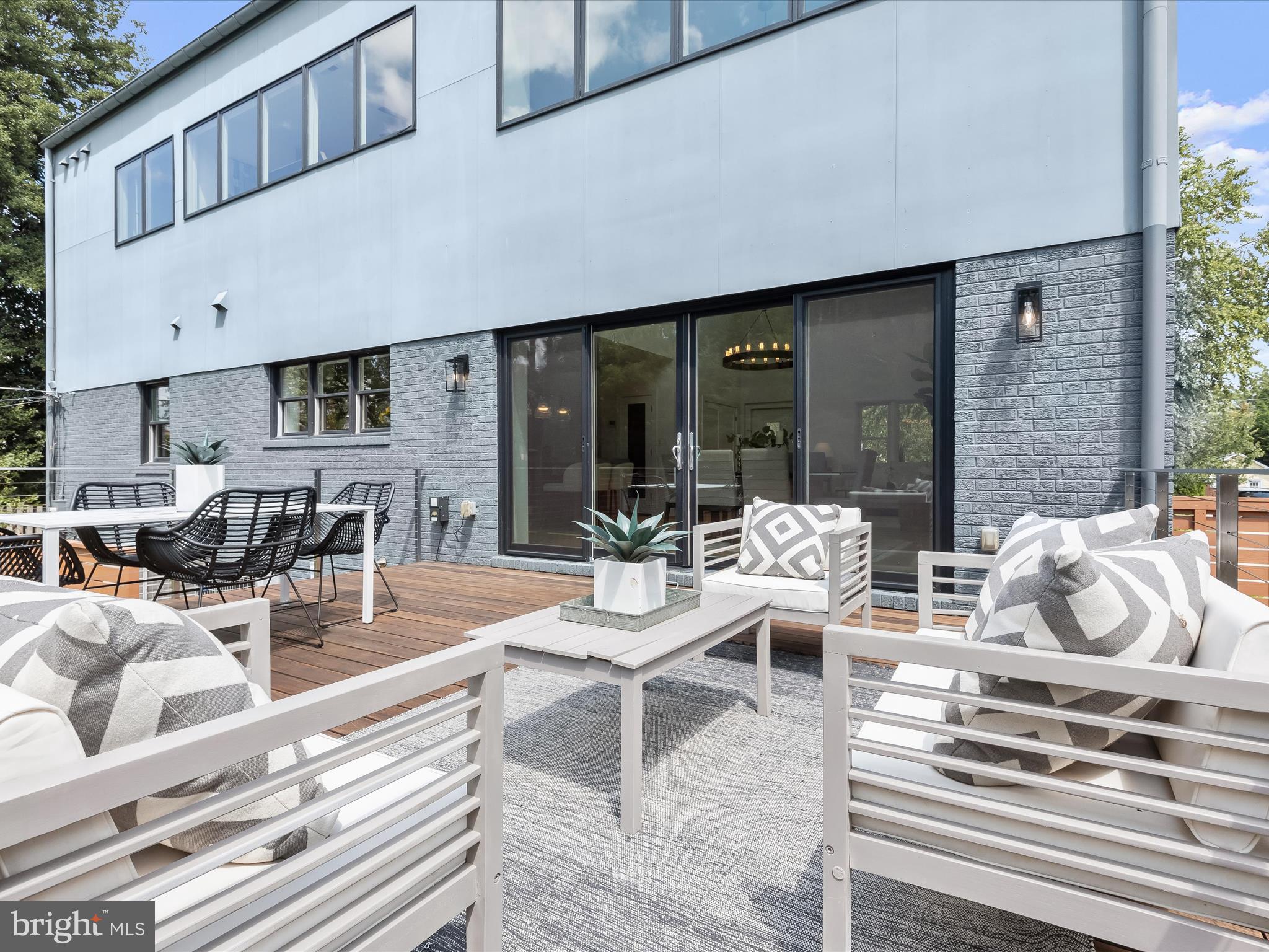 CLARENDON - Residential