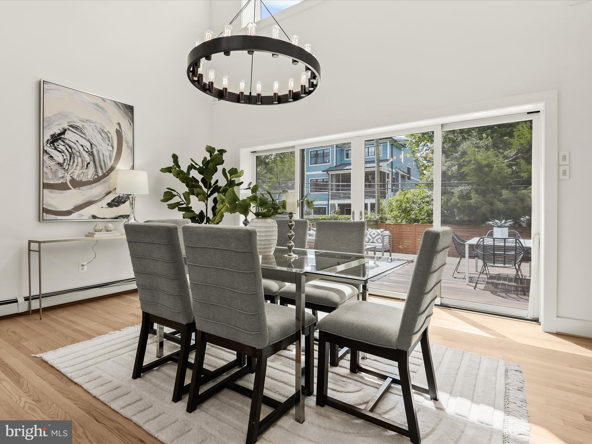 CLARENDON - Residential