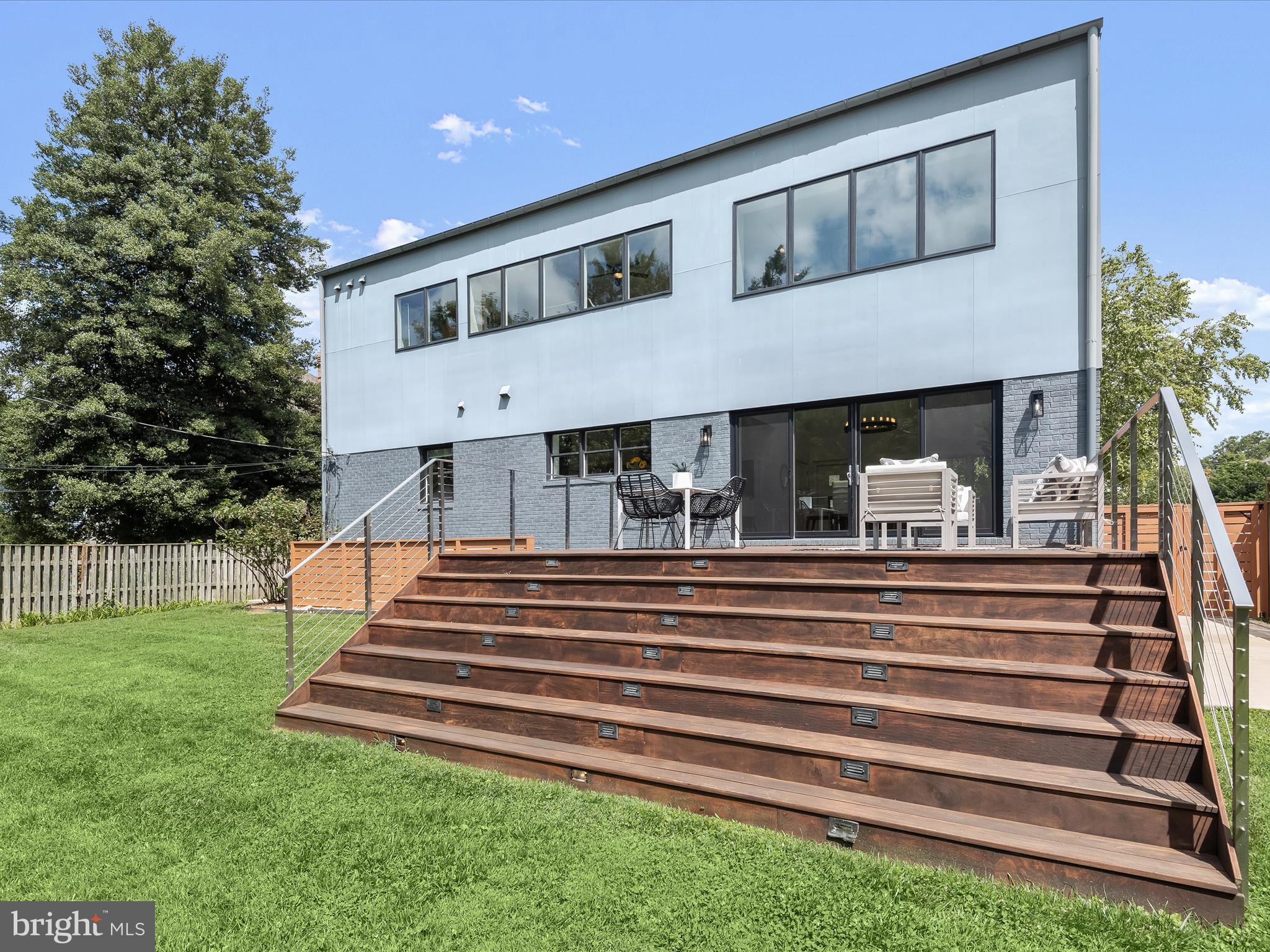 CLARENDON - Residential