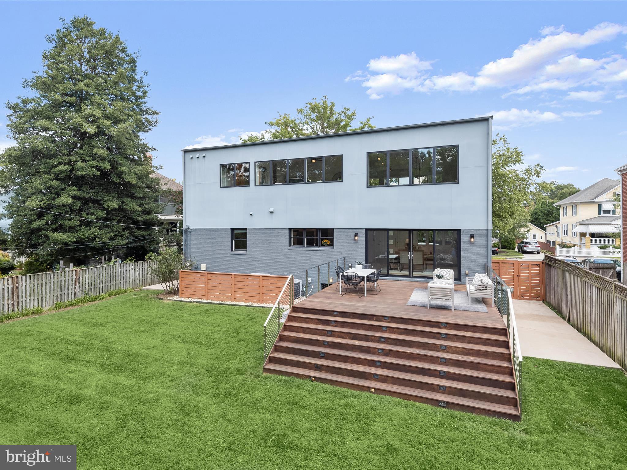 CLARENDON - Residential