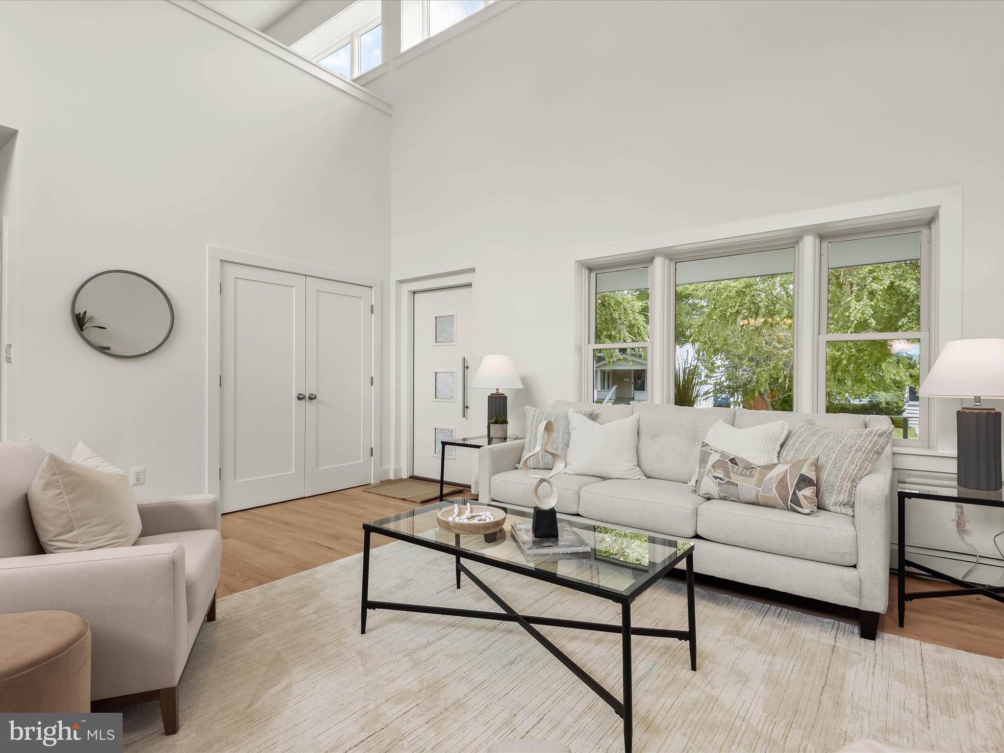 CLARENDON - Residential