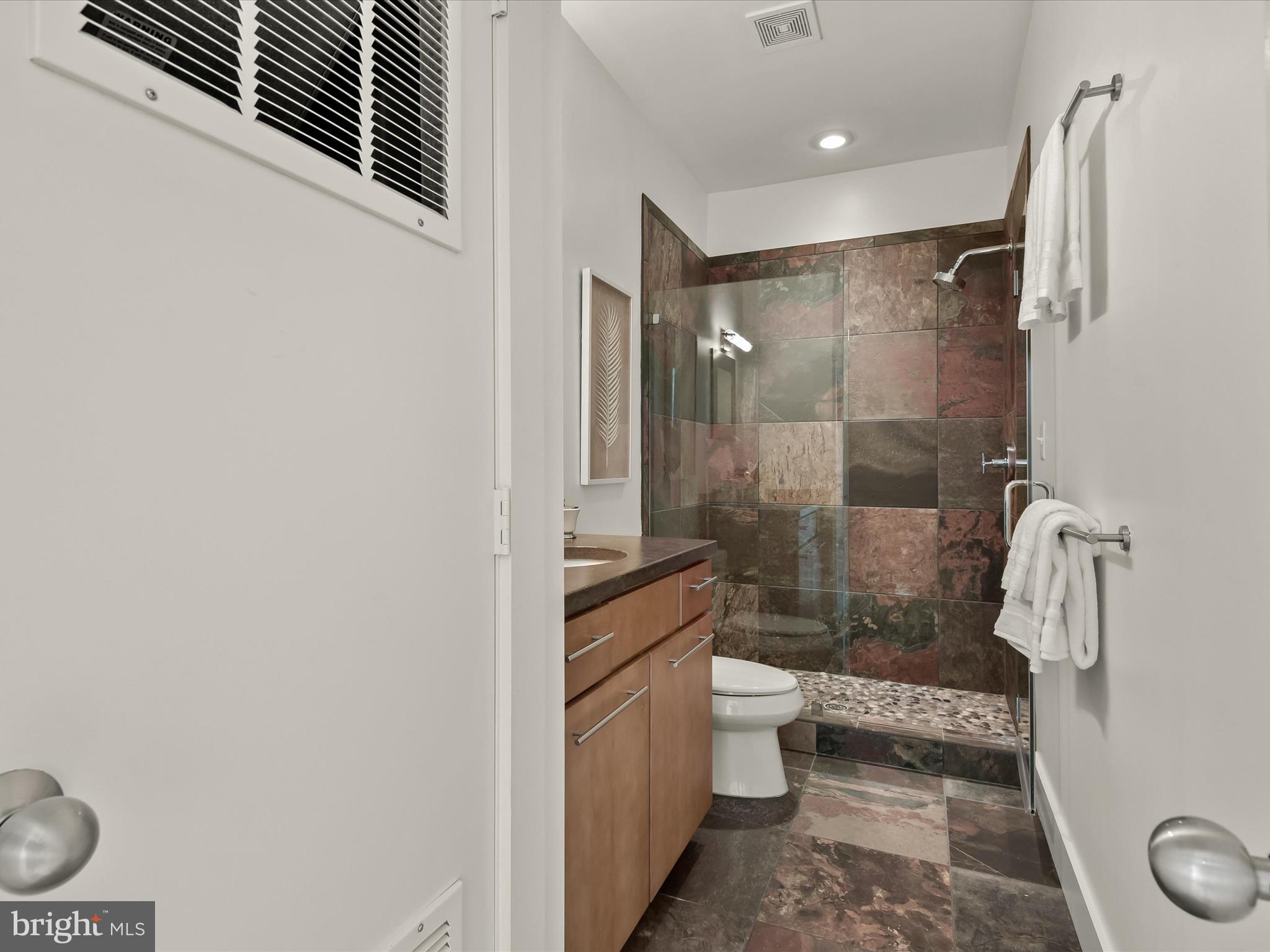 CLARENDON - Residential