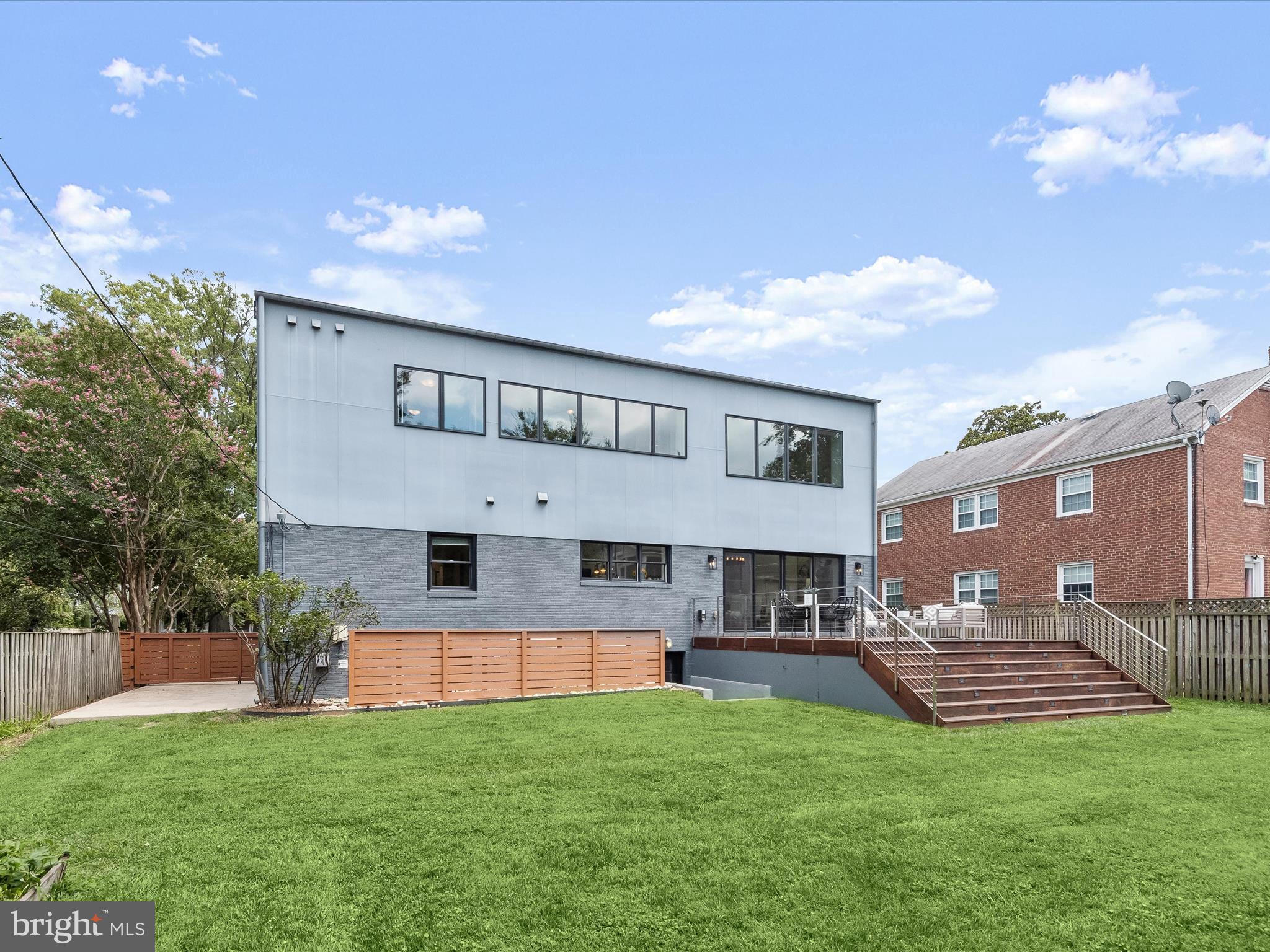 CLARENDON - Residential