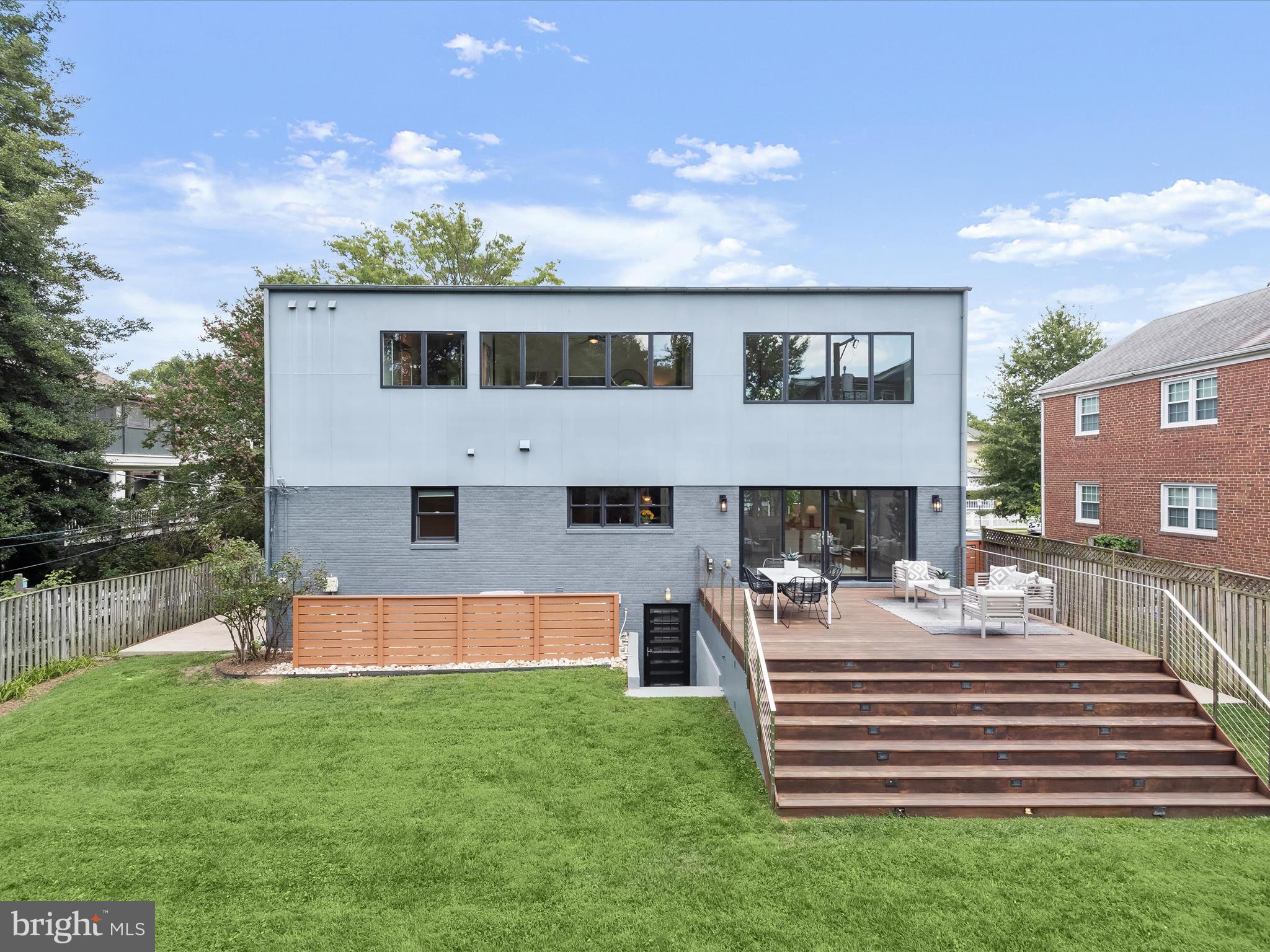 CLARENDON - Residential