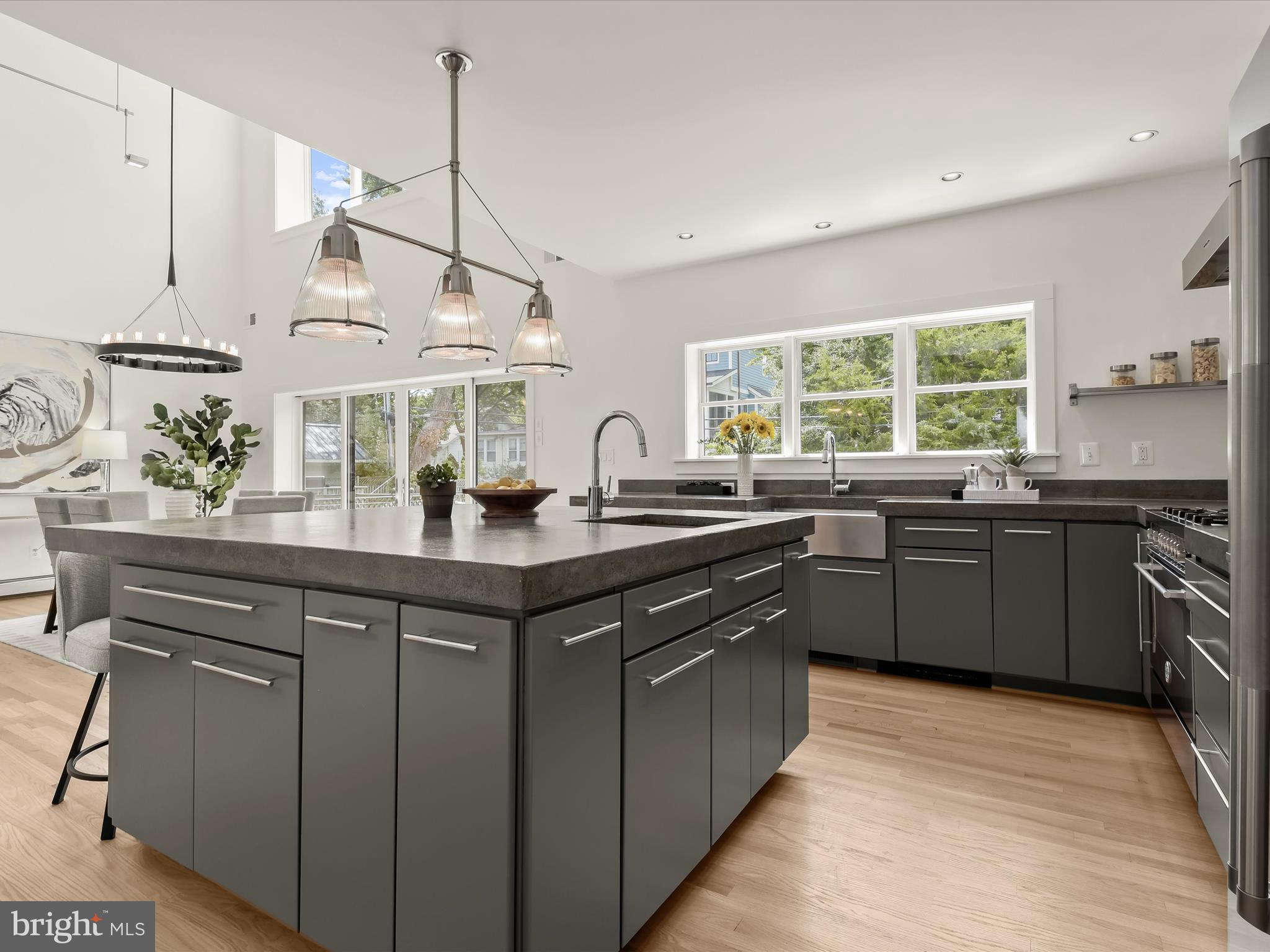 CLARENDON - Residential