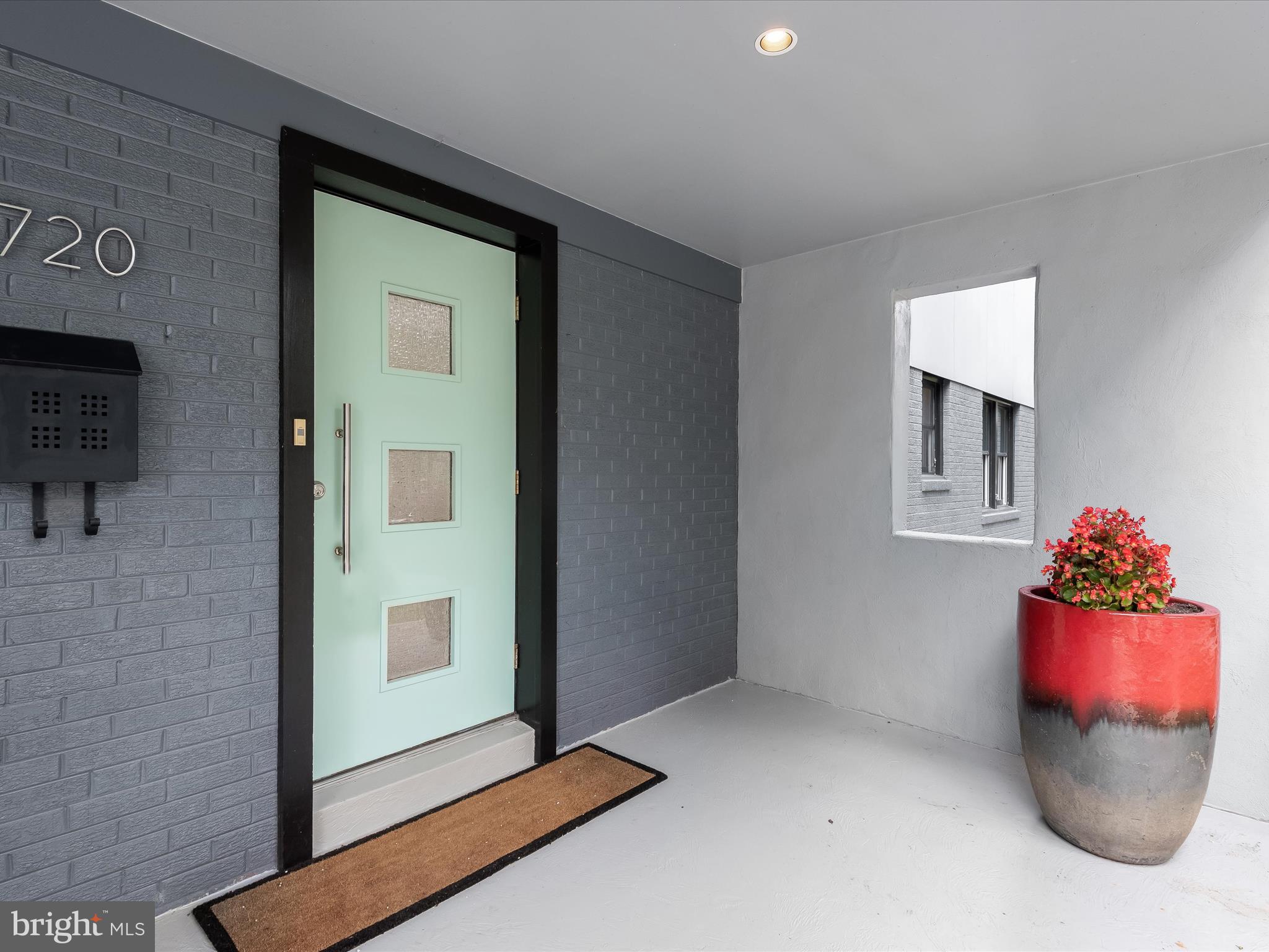 CLARENDON - Residential