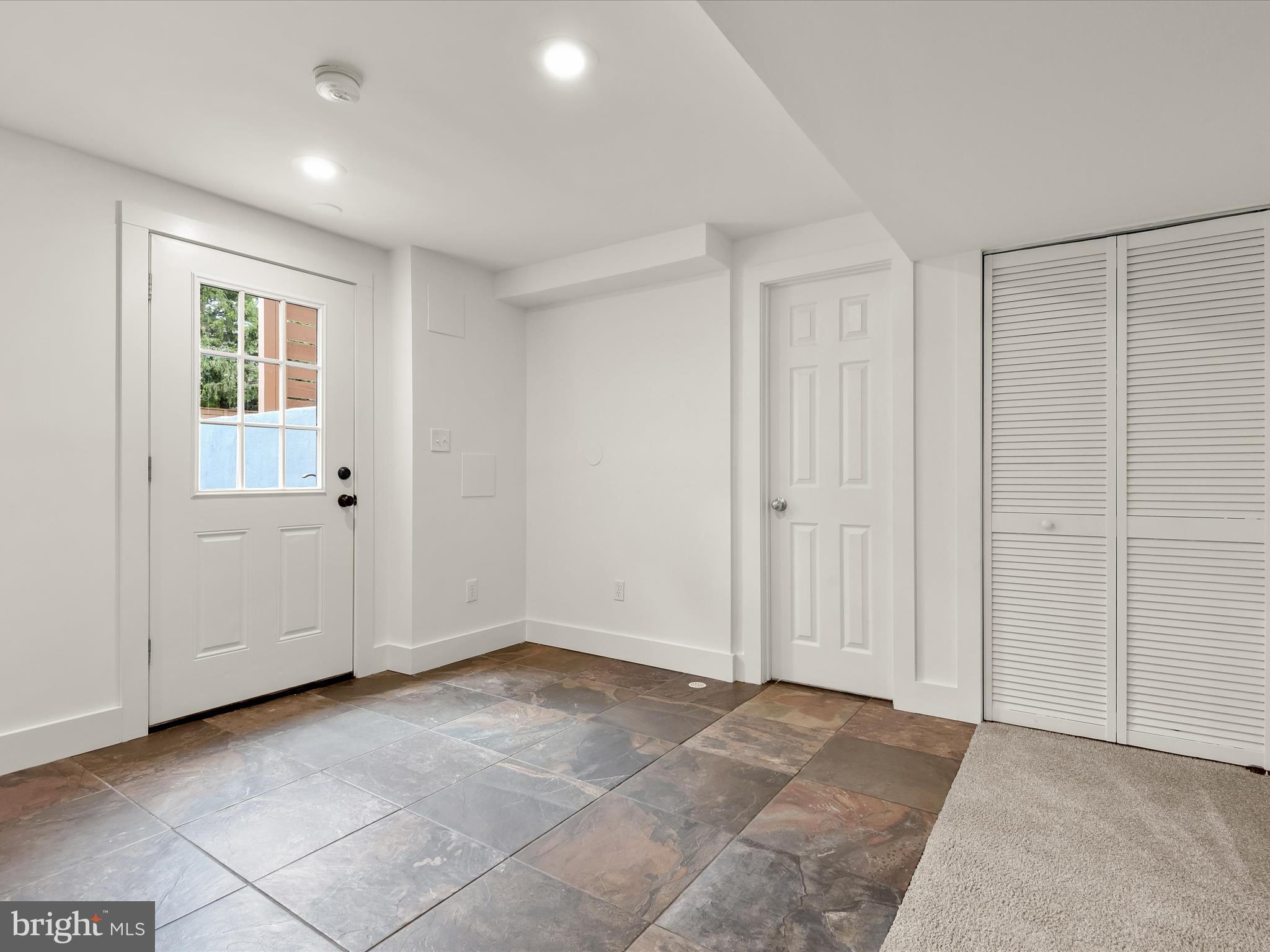 CLARENDON - Residential