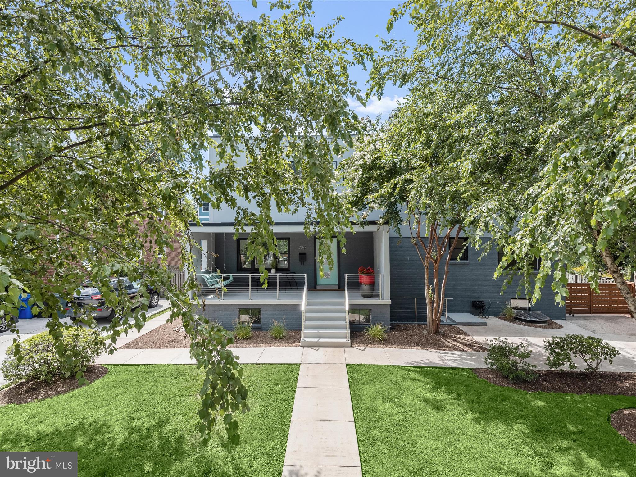 CLARENDON - Residential