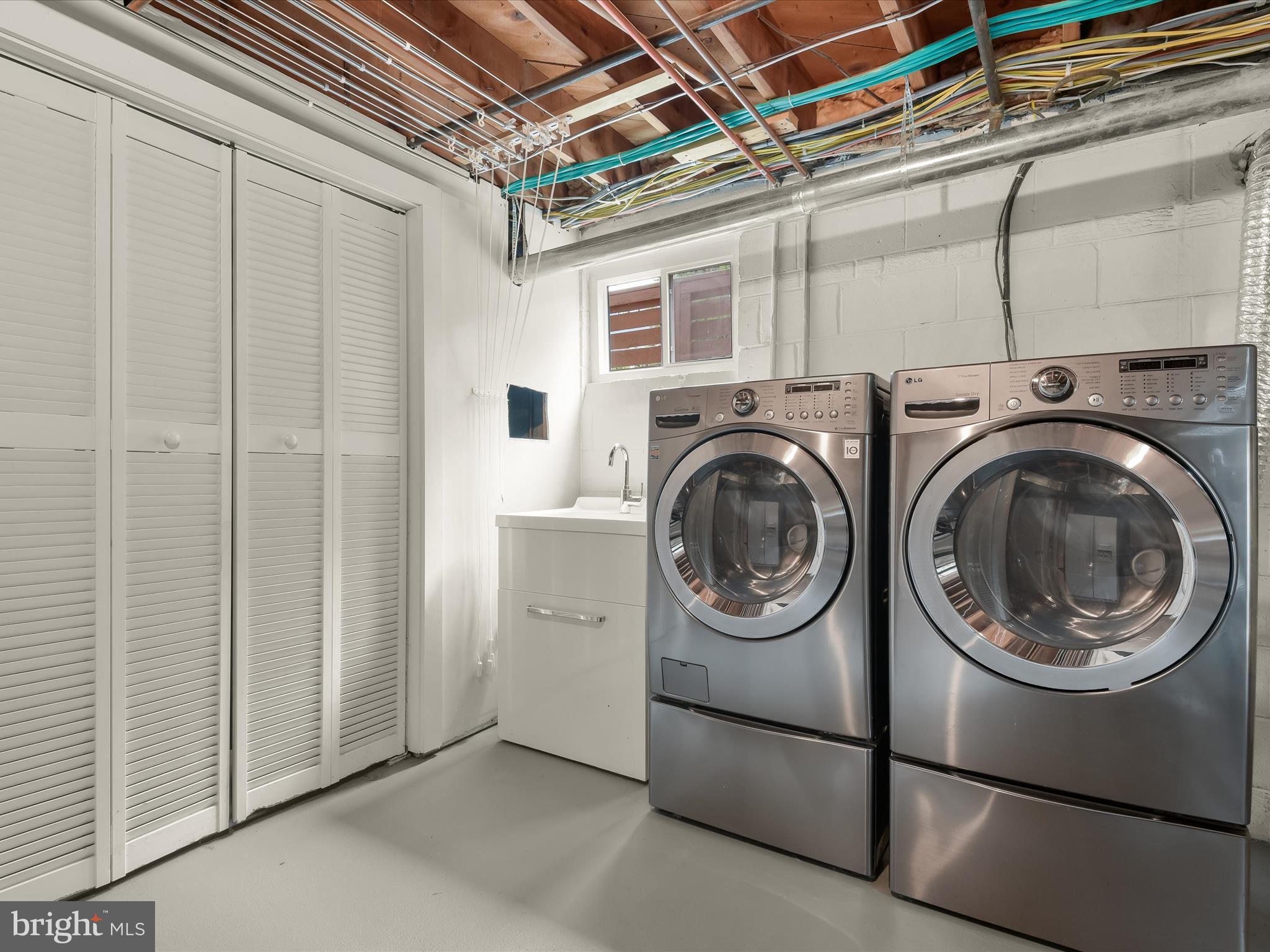 CLARENDON - Residential