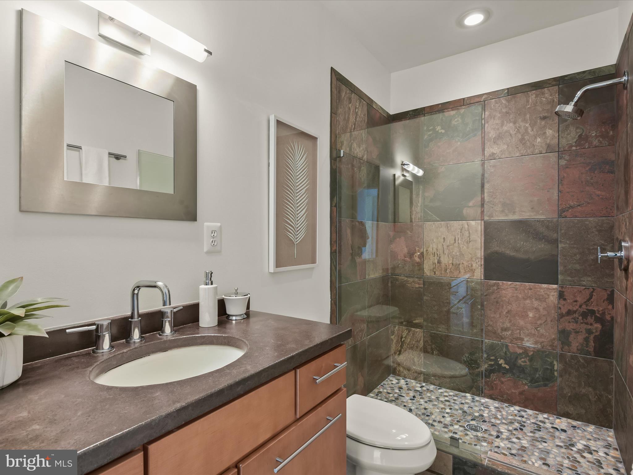 CLARENDON - Residential