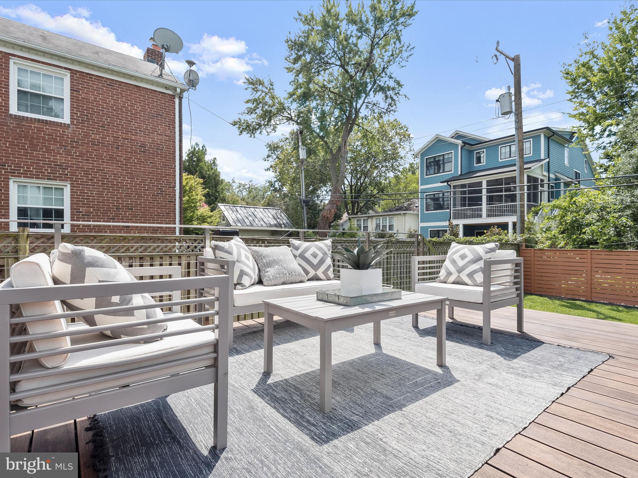 CLARENDON - Residential