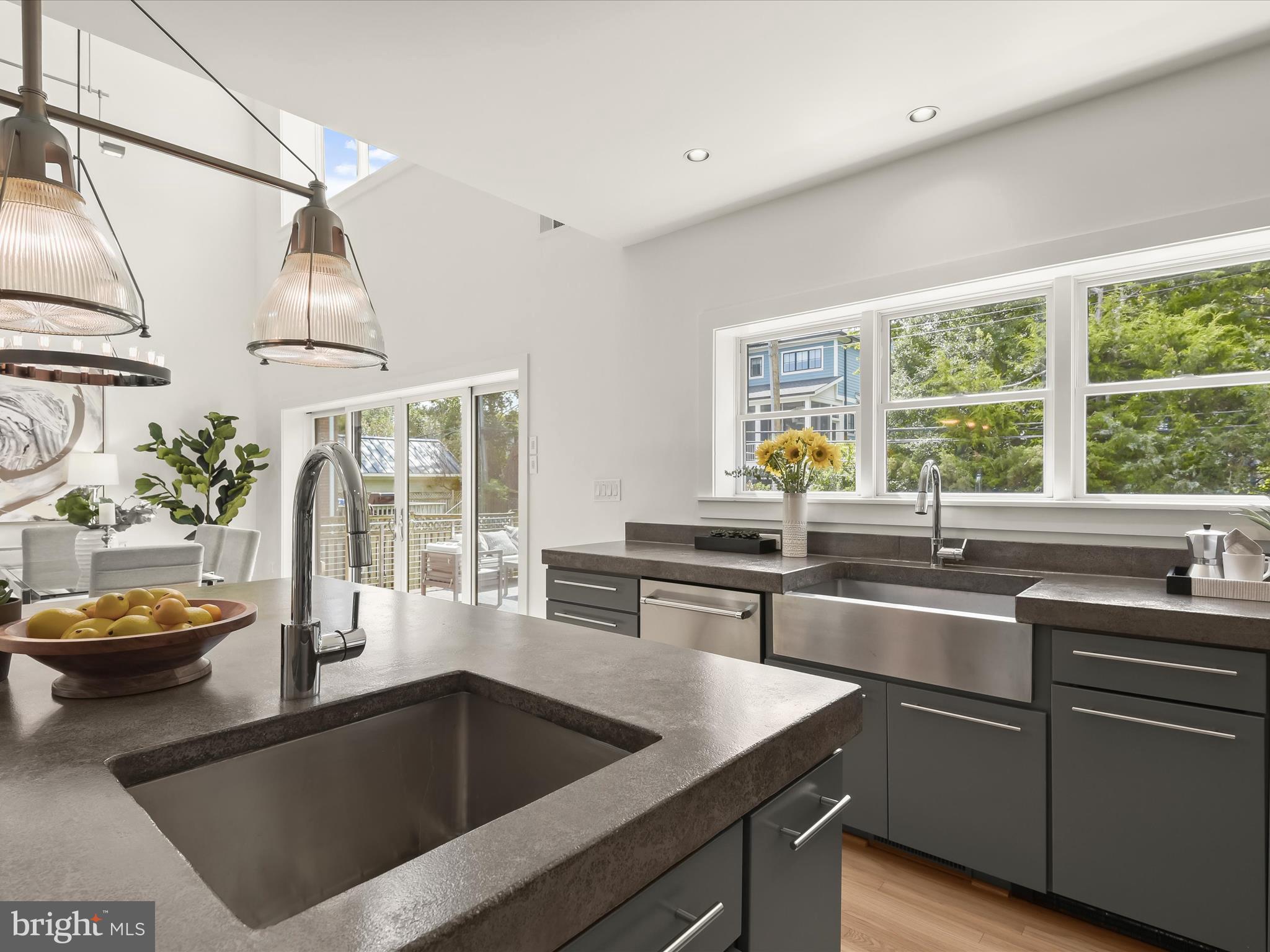 CLARENDON - Residential