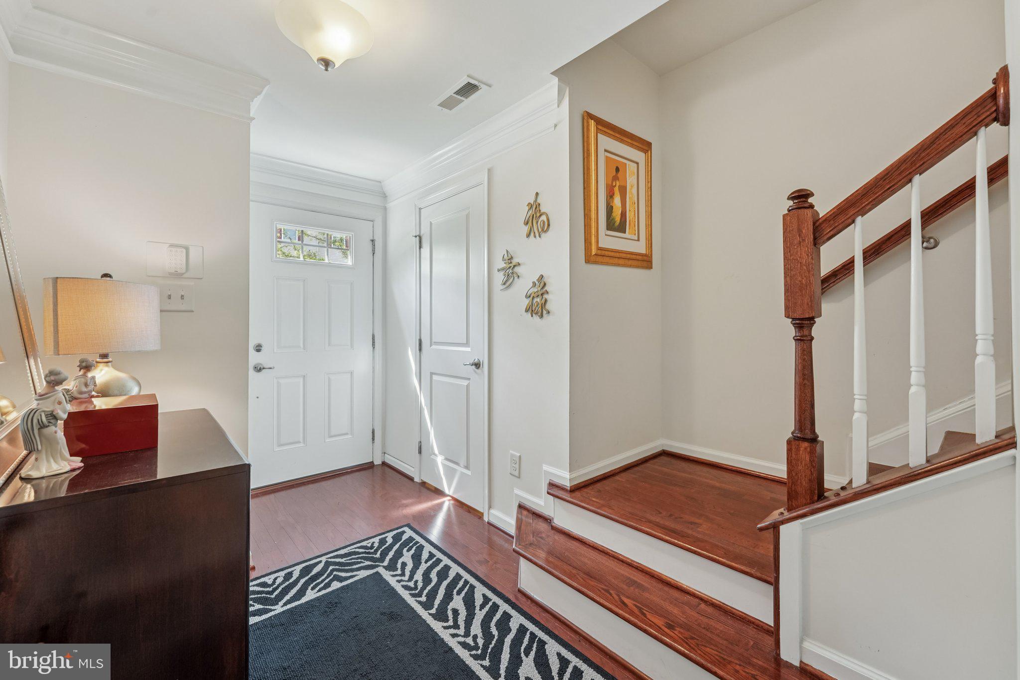 1915 JAKOB COURT