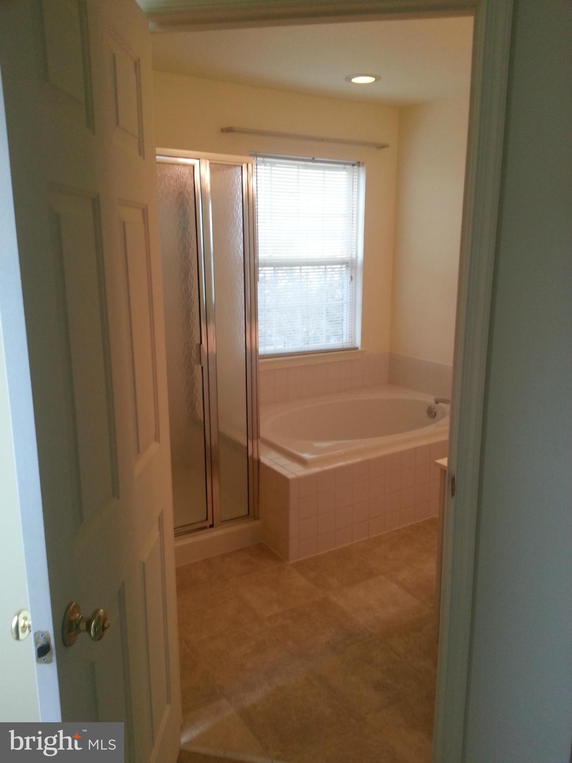 WELLESLEY - Residential Lease