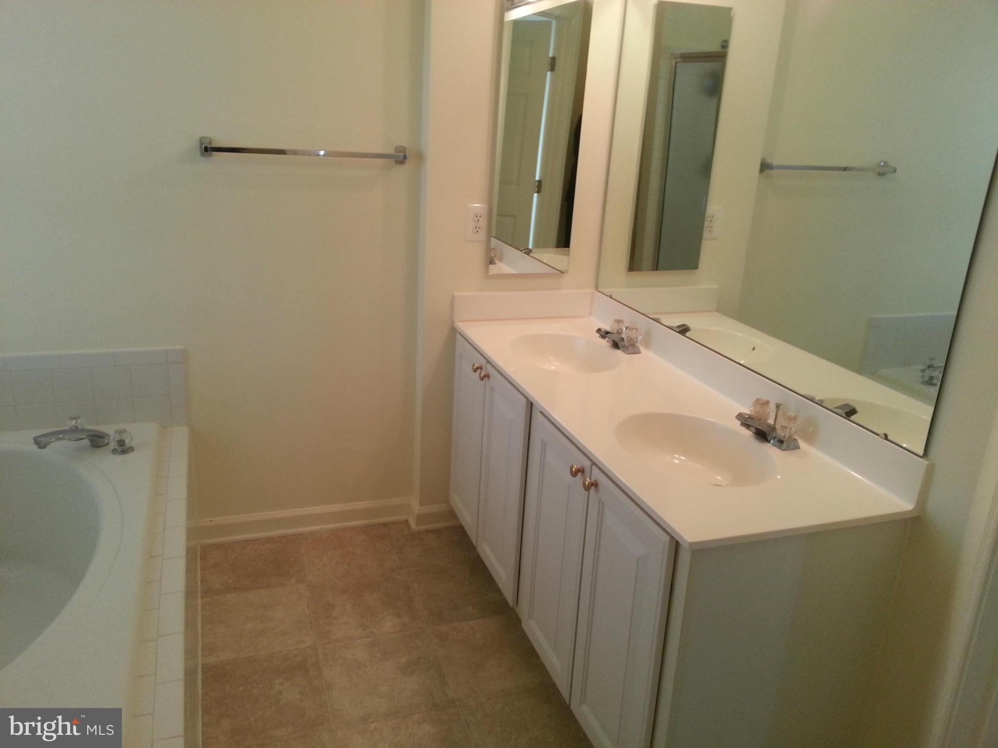 WELLESLEY - Residential Lease