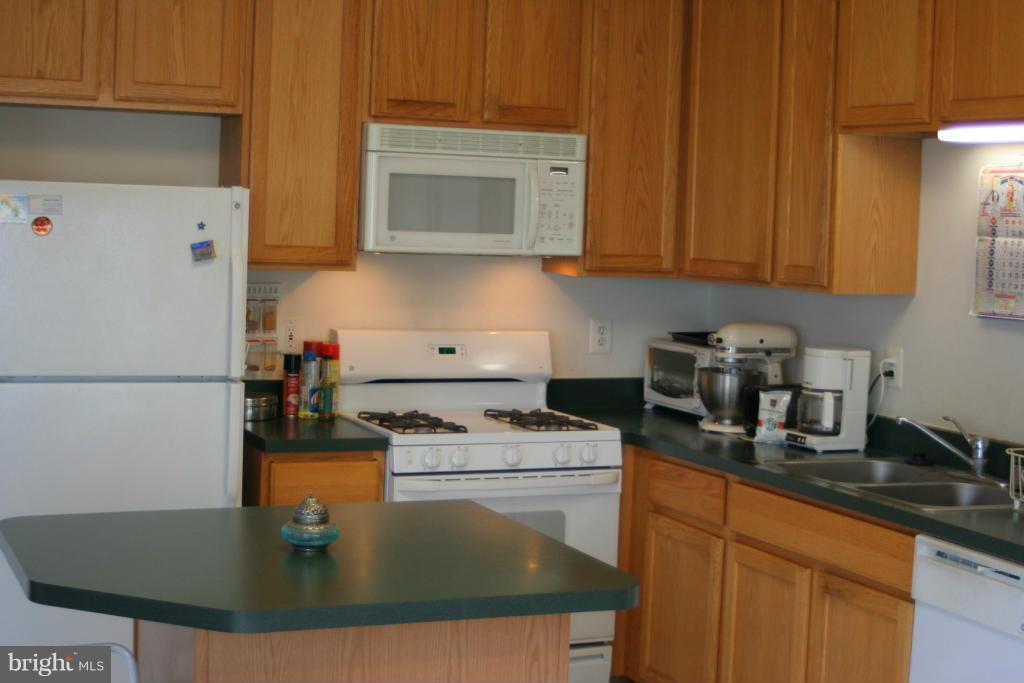 WELLESLEY - Residential Lease