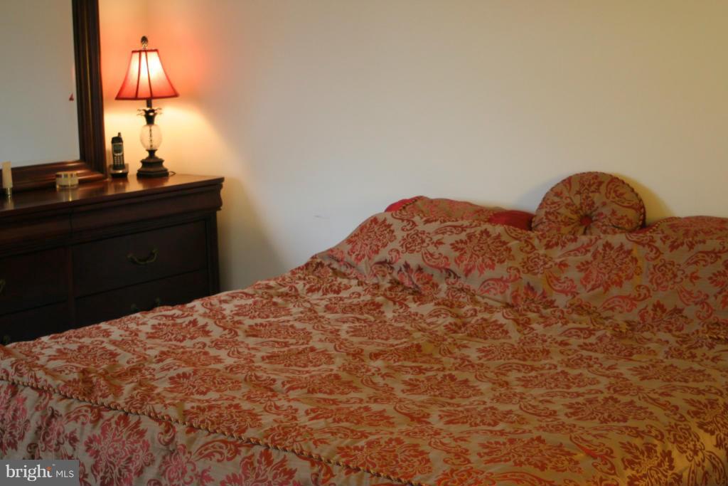 WELLESLEY - Residential Lease