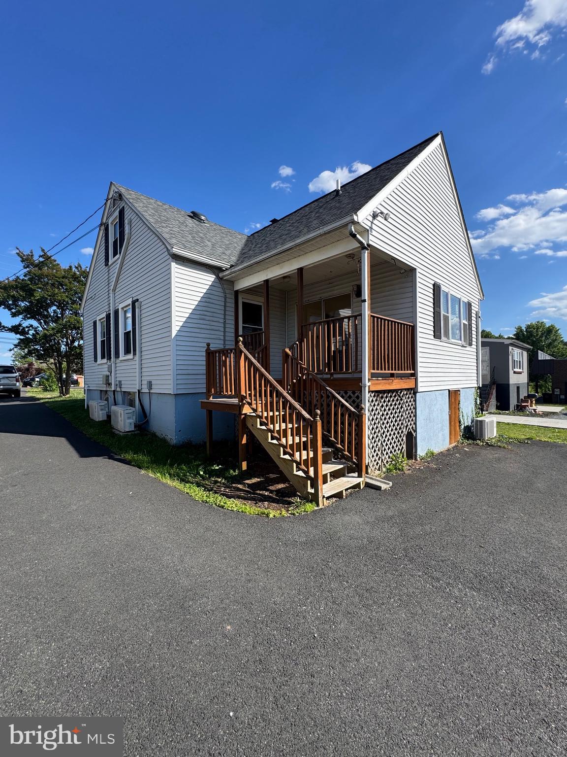 SAUNDERS - Residential