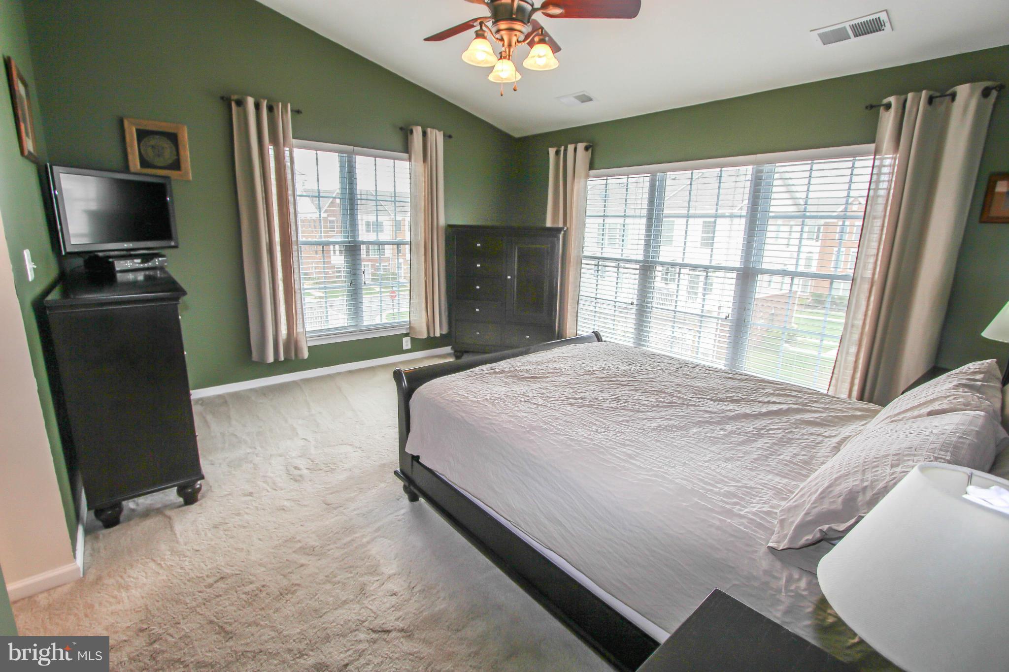 SOUTH RIDING - Residential