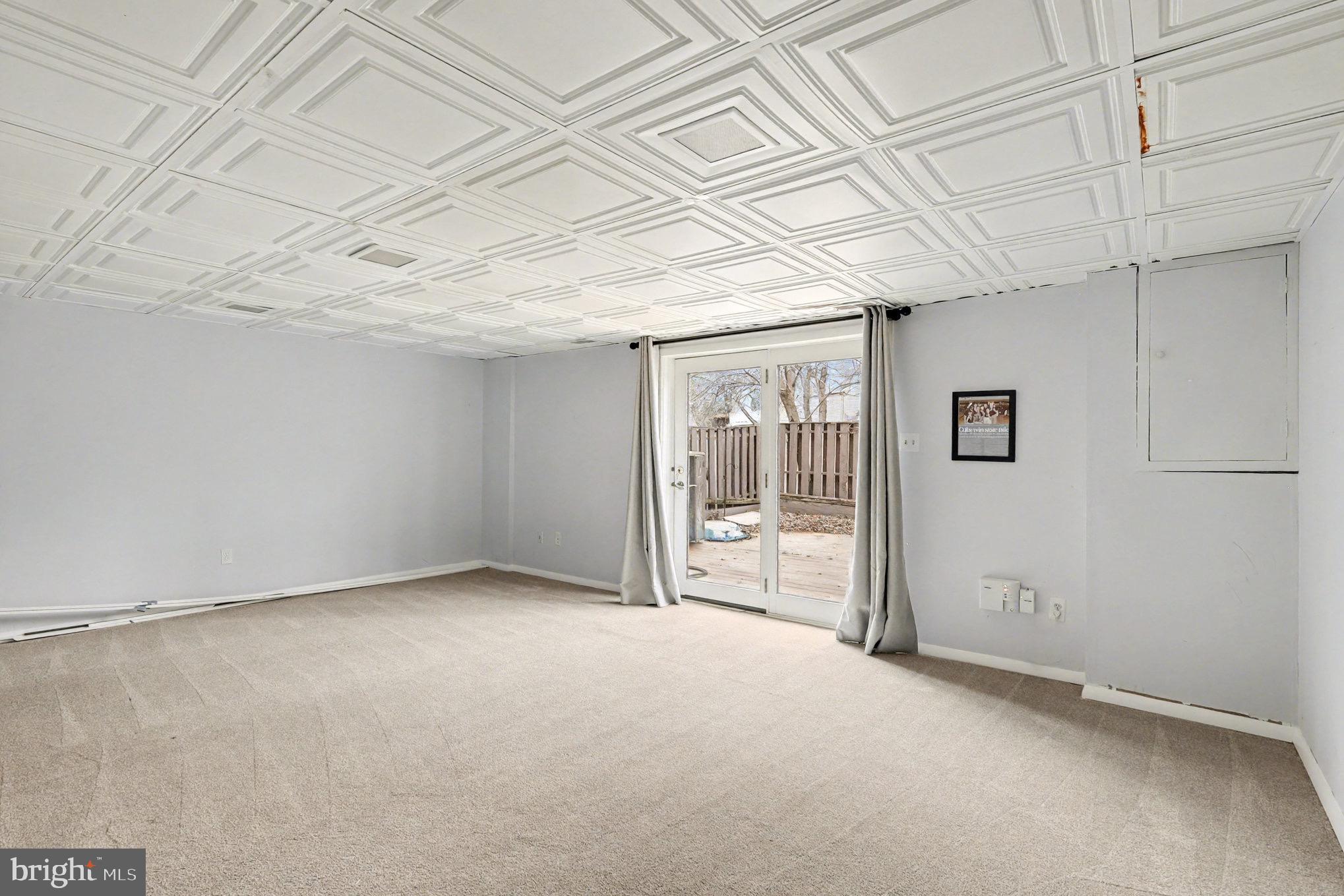 STRATHMEADE SQUARE - Residential Lease