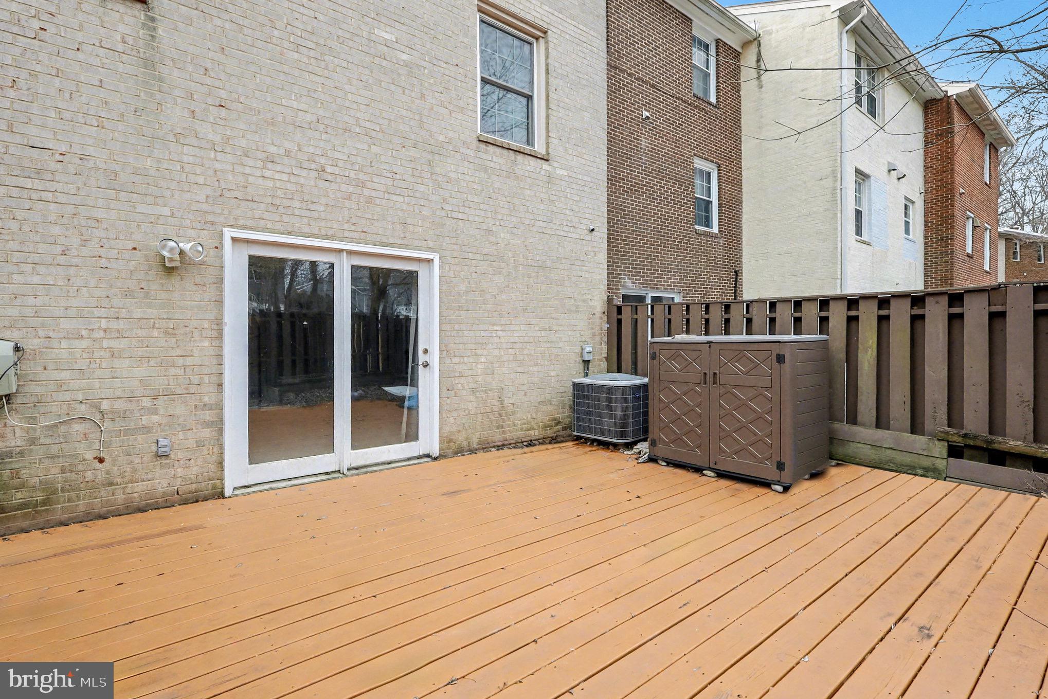 STRATHMEADE SQUARE - Residential Lease