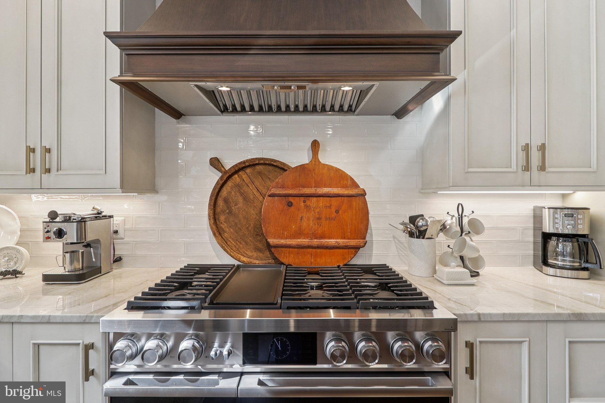 RESTON - Residential